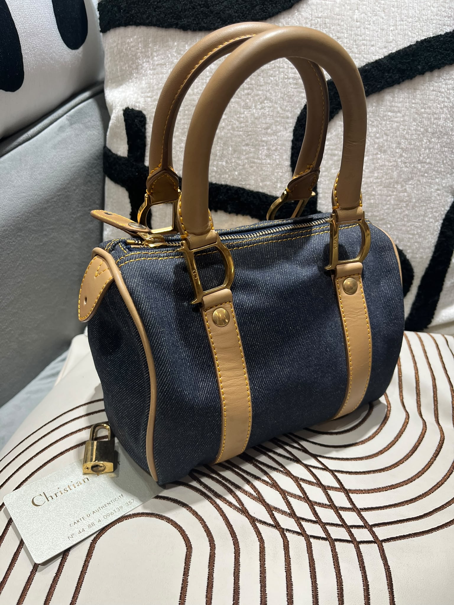 Dior Boston Denim Bag 牛仔布 100%Authentic, 90%New ✅證書✅Key Lock