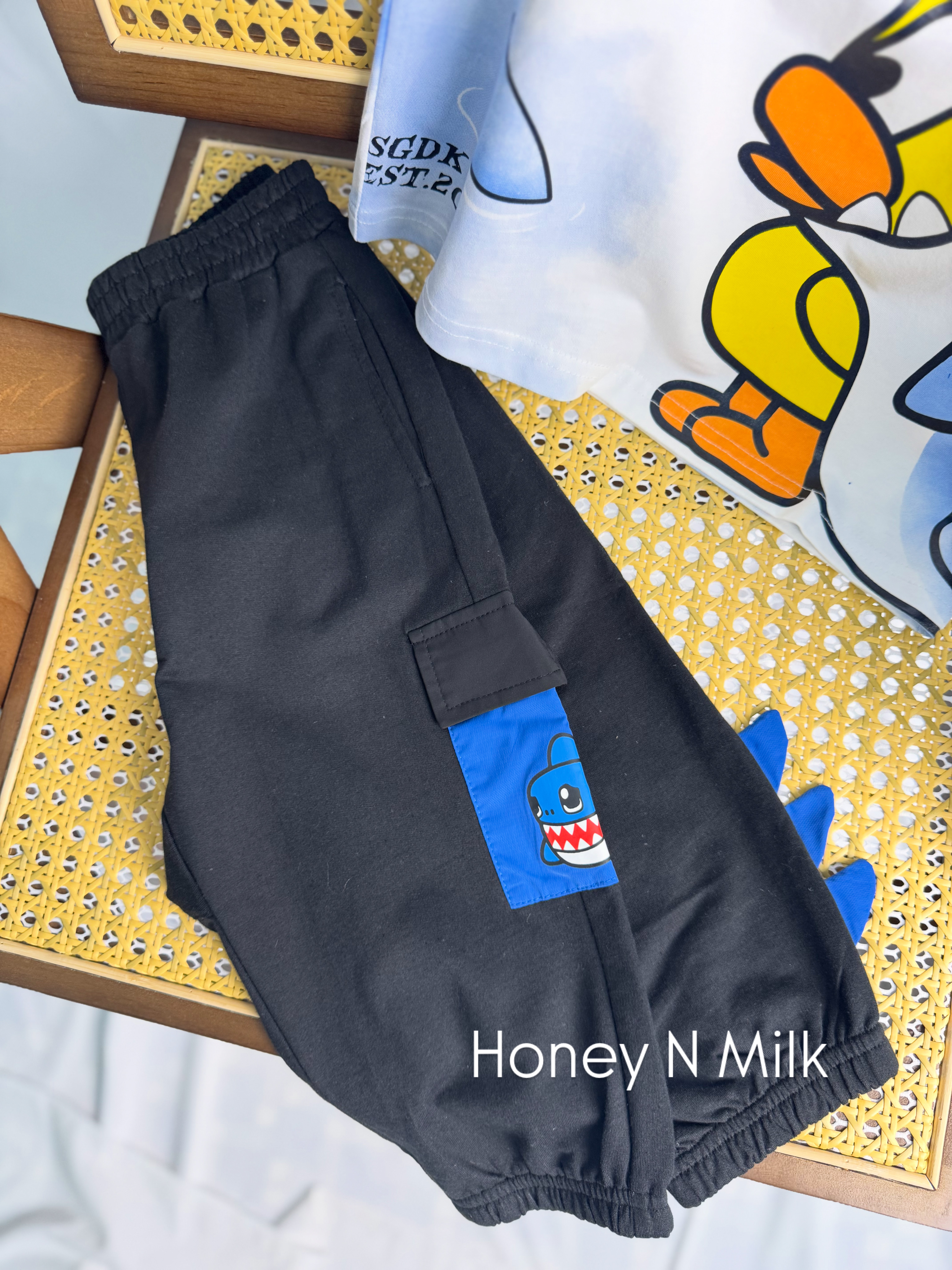 SGD Black Shark Quarter Pants 