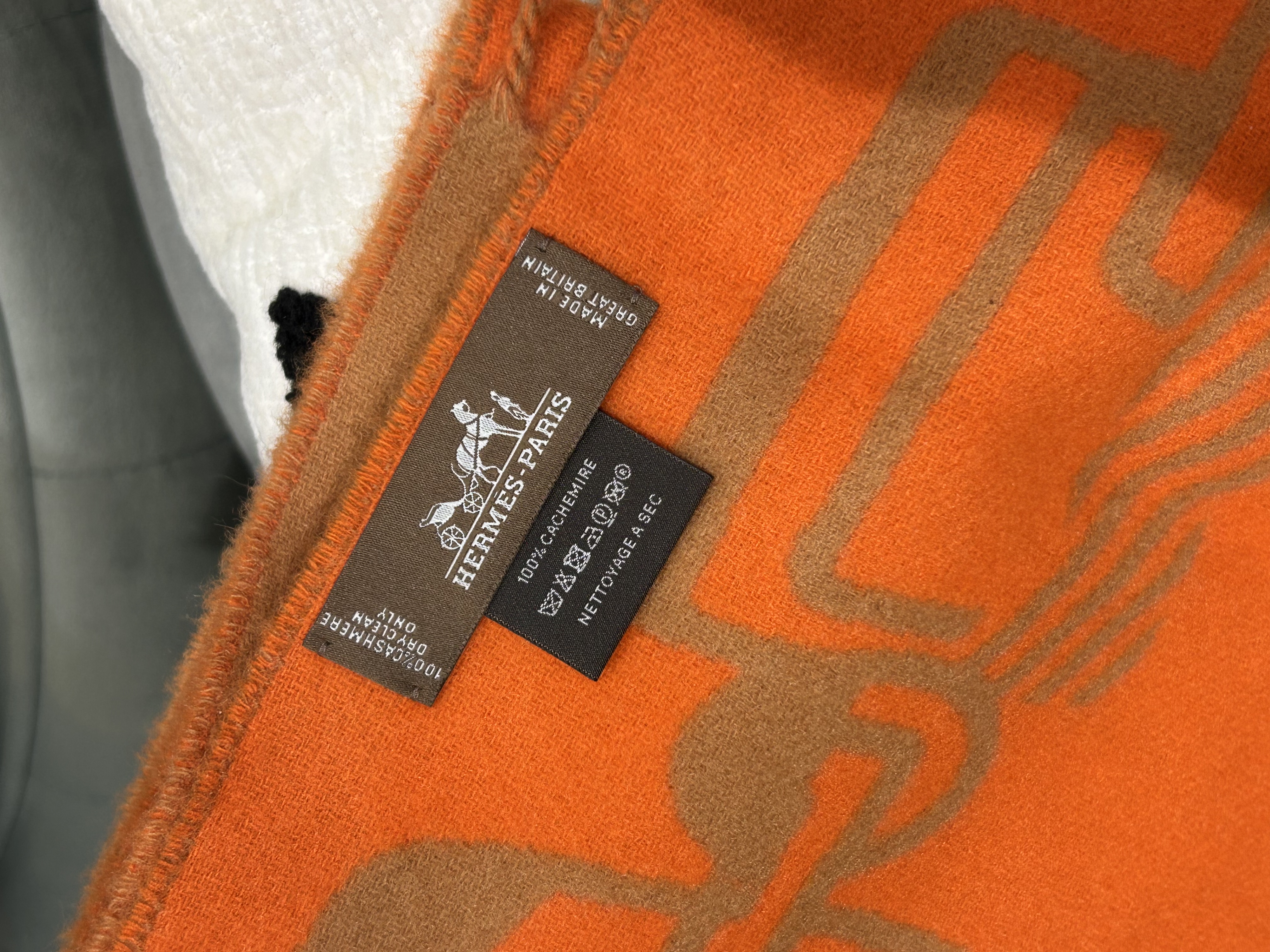 全新Hermes Casaque Do Re Boucles Muffler Scarf 100%Authentic, 全新未使用品 ☑️Box
