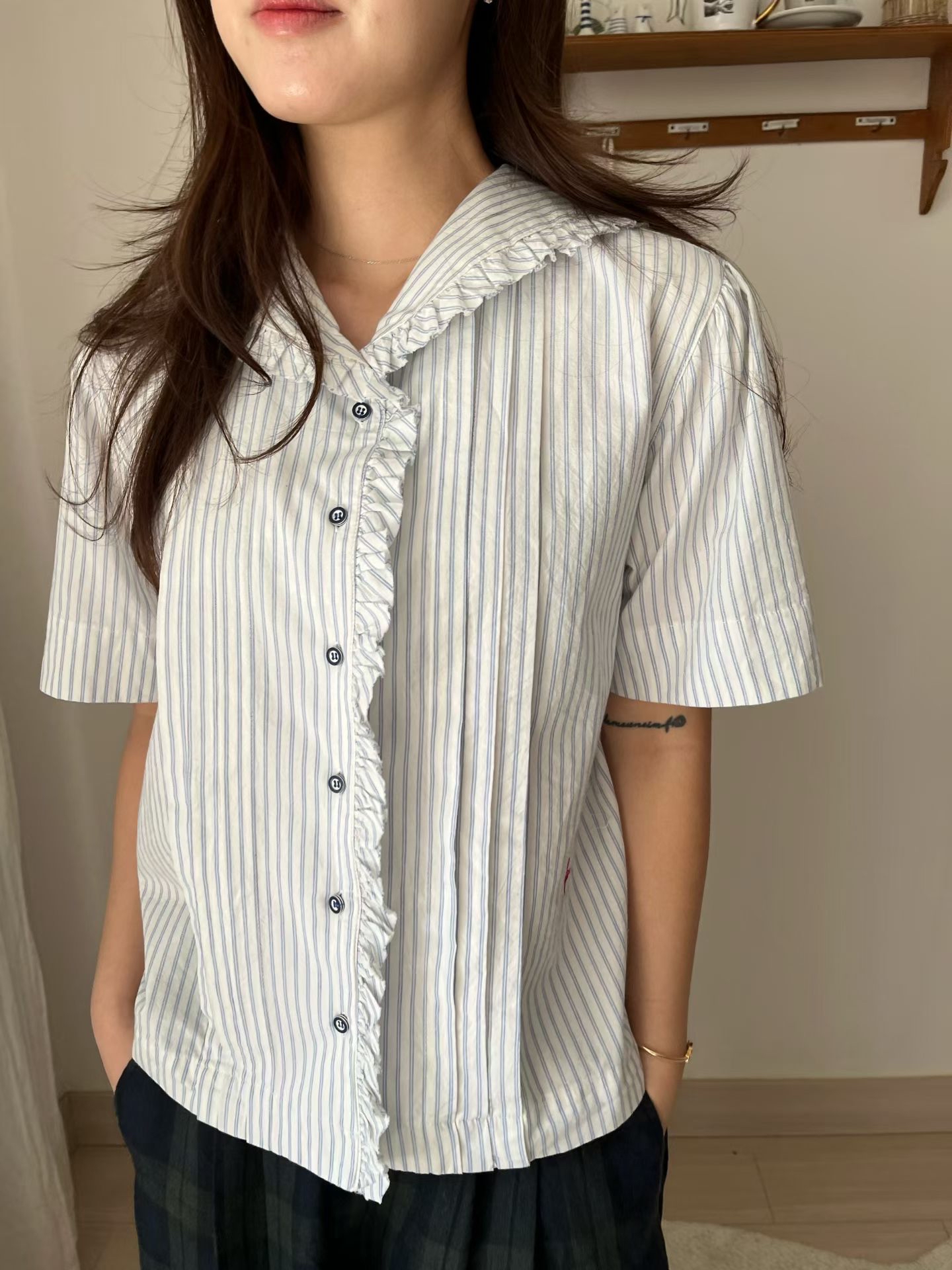 AT OS 夏日波浪摺邊恤