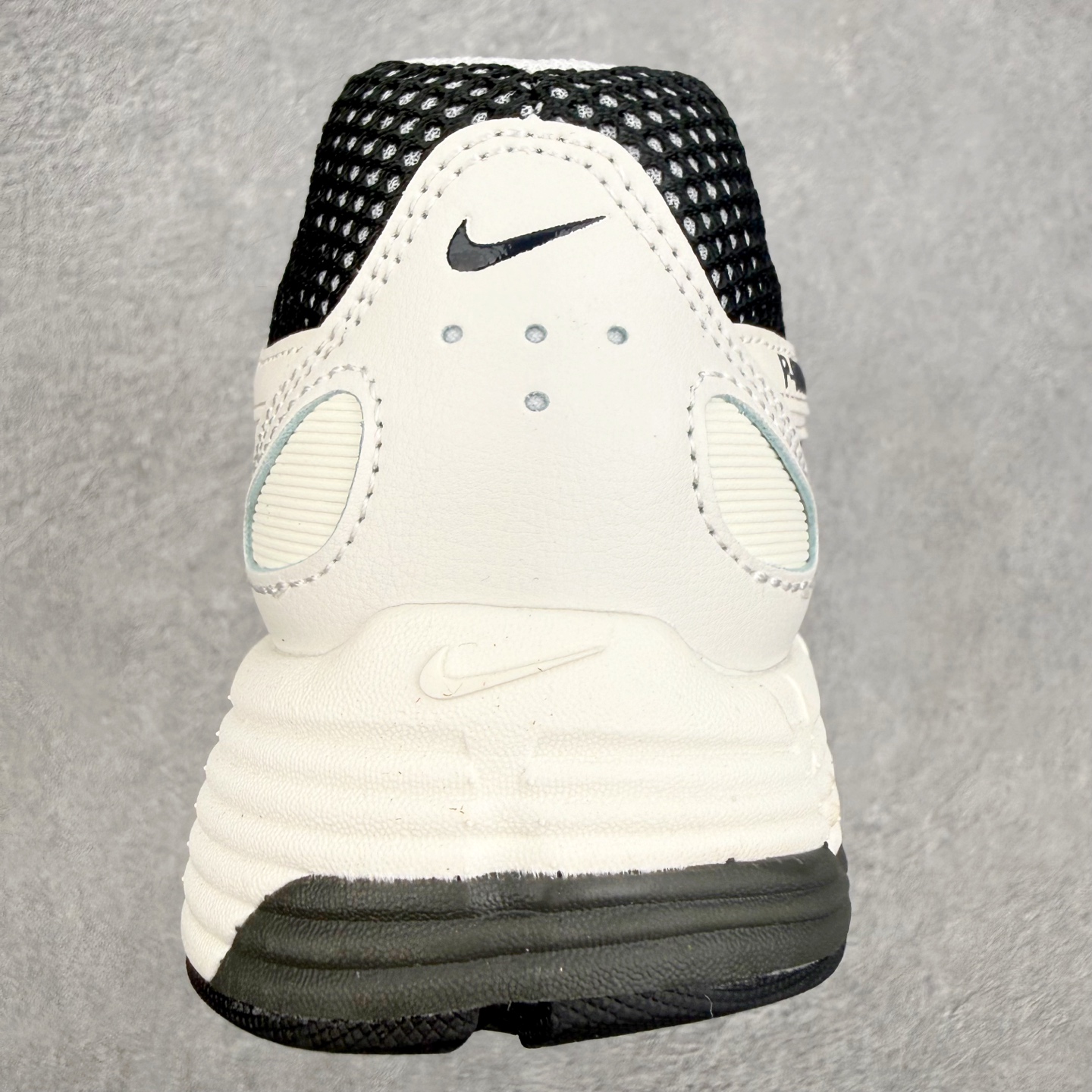 Nike P-6000 IO8711-101