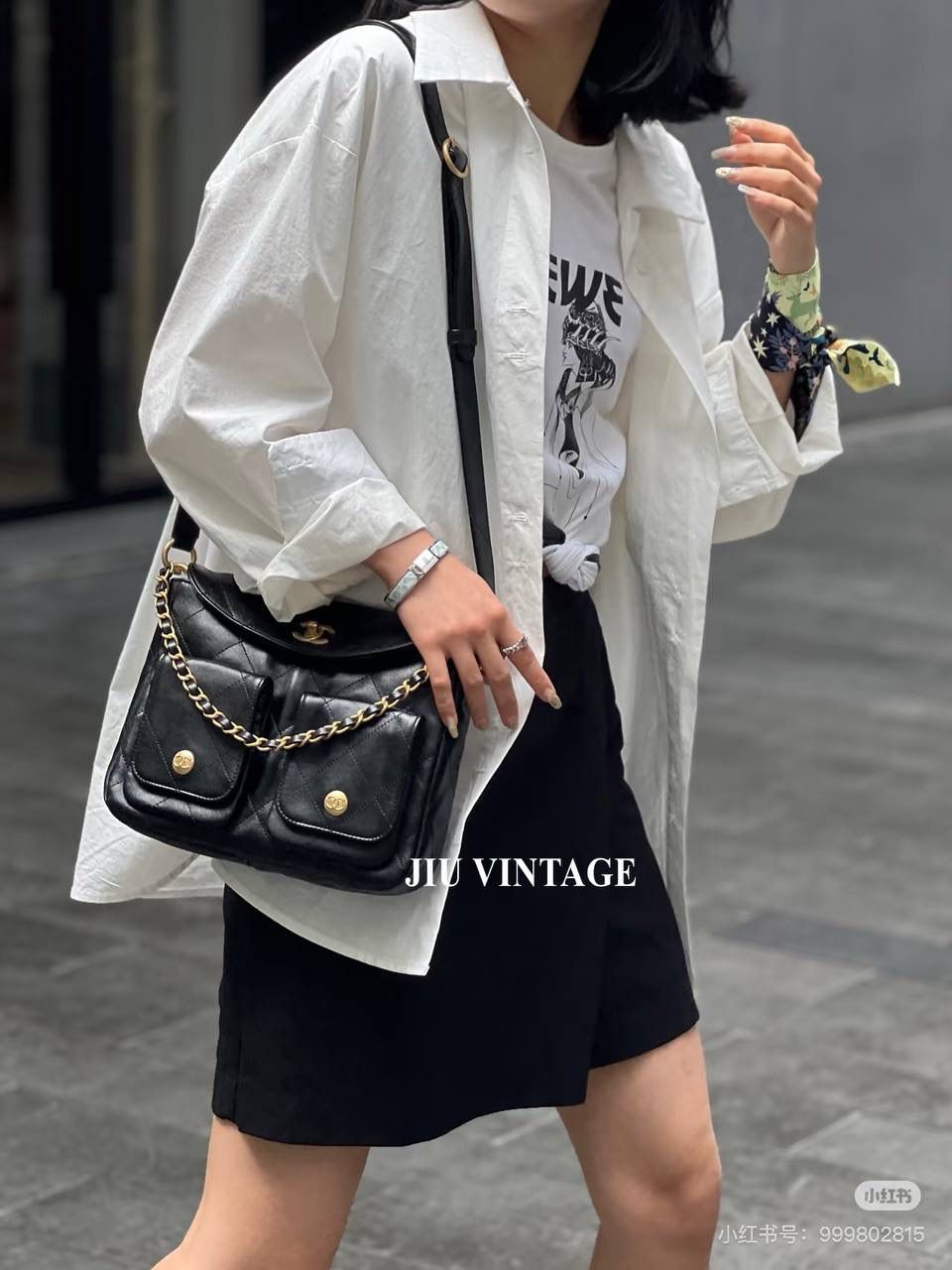 24P邮差Hobo大號鑒定版 👜 一包一碼 支持全球鑒定查驗身份證原廠專G Bonaudo原廠皮料過關清單資料可査詢 24P郵差/嬉皮包可以說是這一季的黑馬了，以其簡約而不失奢華的設計，融入復古學院風，展現出獨特的時尚魅力 五金：全銅復古鎏金 皮料：Bonaudo原廠小牛皮 尺寸大号：30*21.5*5cm 小号：24.5*19*5cm