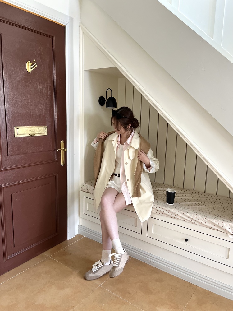 Classic Belt-Loop Shorts (Ivory)