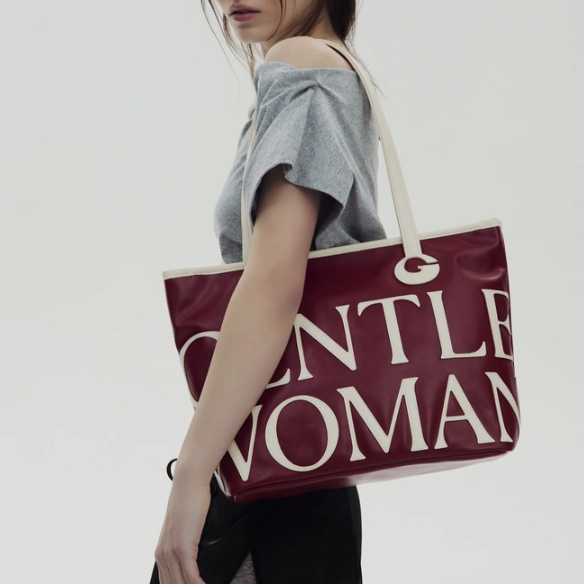 預購 | 🇹🇭GENTLEWOMAN ⭐OFF HOURS SHOULDER BAG(RED) BG1122-2