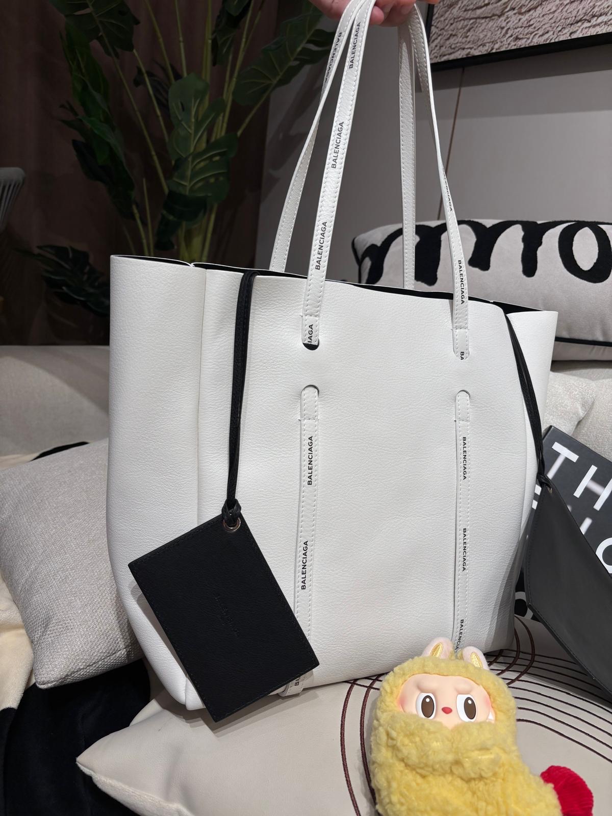 Balenciaga Everyday Tote Bag Calfskin 100%Authentic, 98%New ✅Dust bag