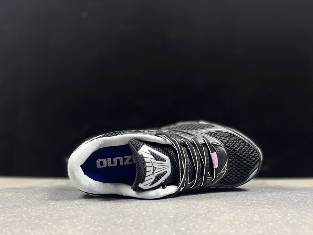 Mizuno Wave Prophecy LS 