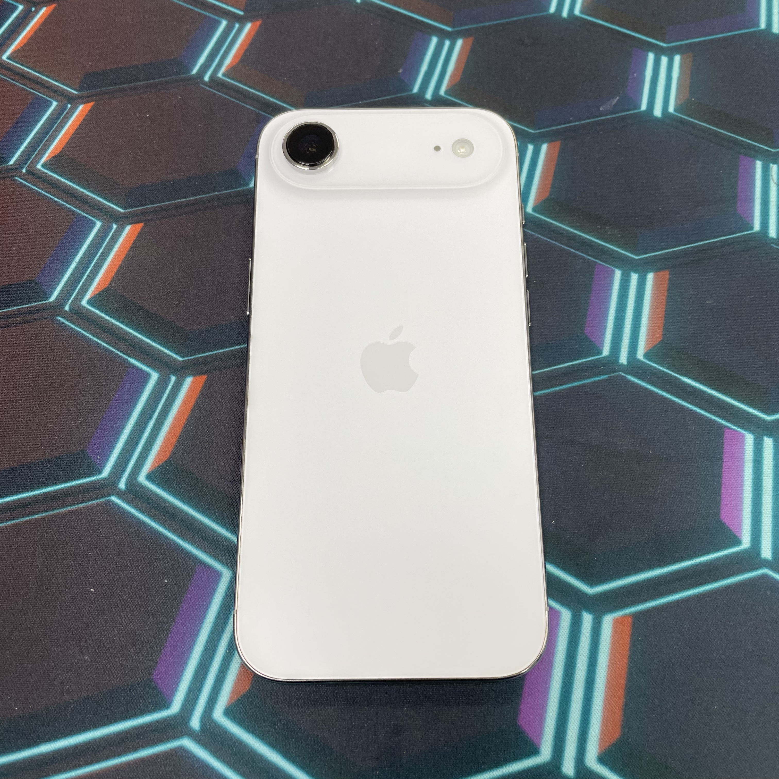 *6933 17 Air 勁靚機 256GB 電93 白色 white