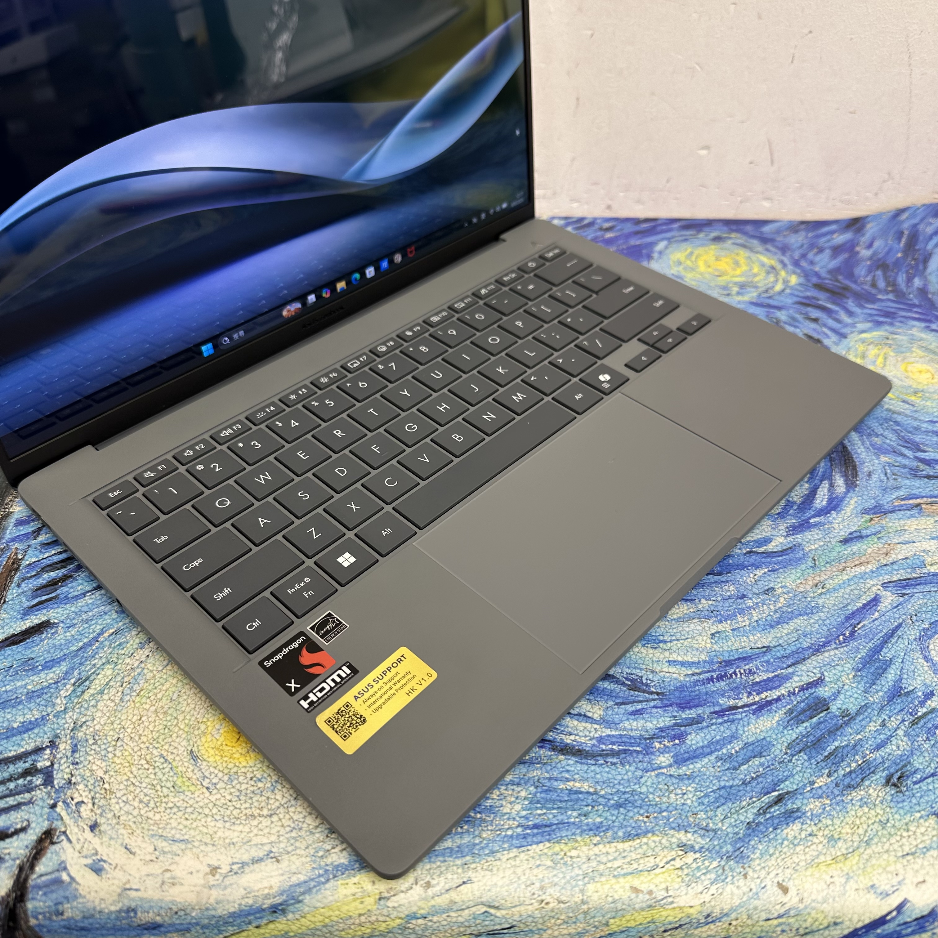 #6083 重量980克 Asus Zenbook A14 14寸2.8K OLED 120Hz Mon Snapdragon CPU/32GB Ram/1TB SSD /Laptop / Notebook / Tablet / YouTube / Netflix / Win11/ Office / Work / PC