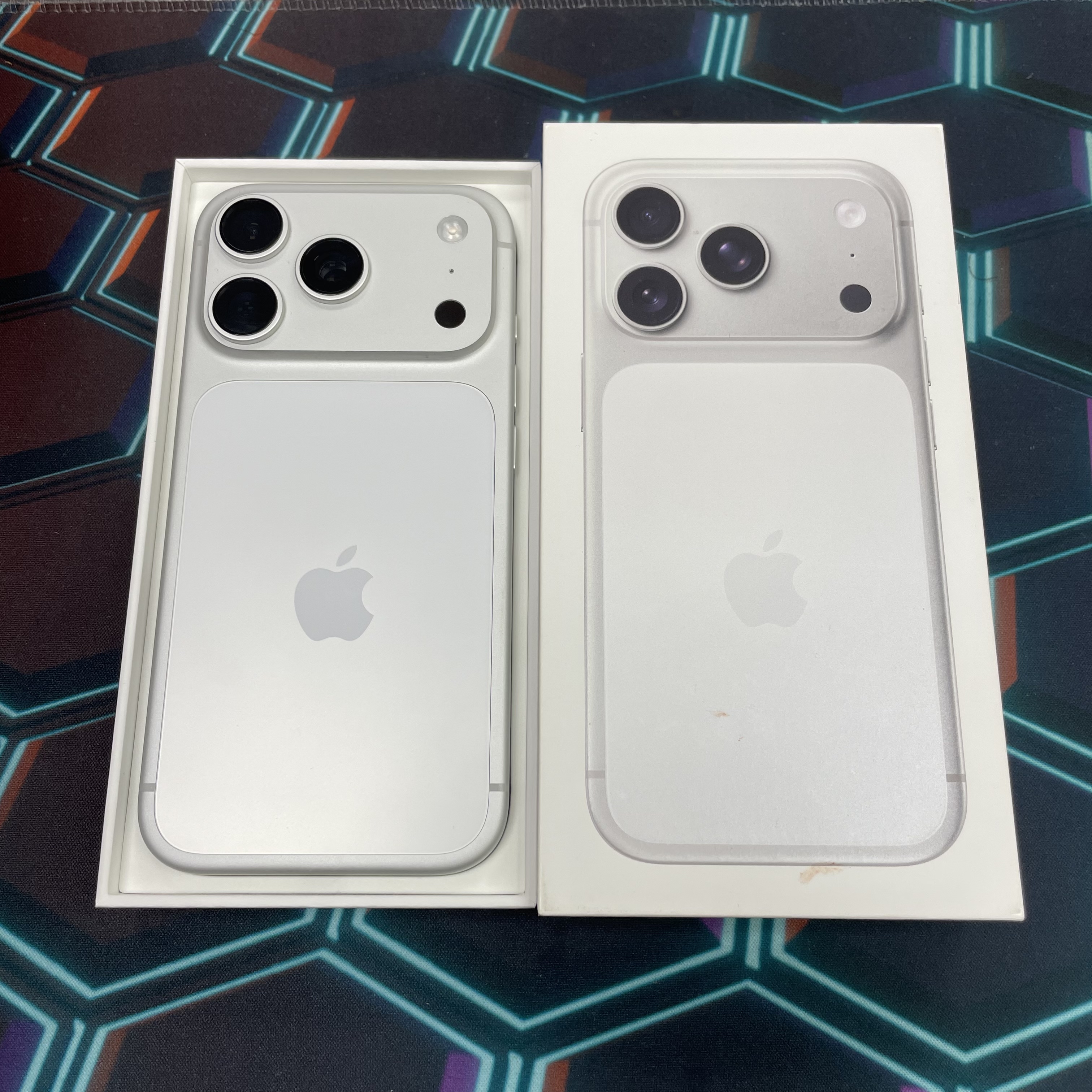 *6926 17 Pro 完美機 512GB 電100 銀色 sliver