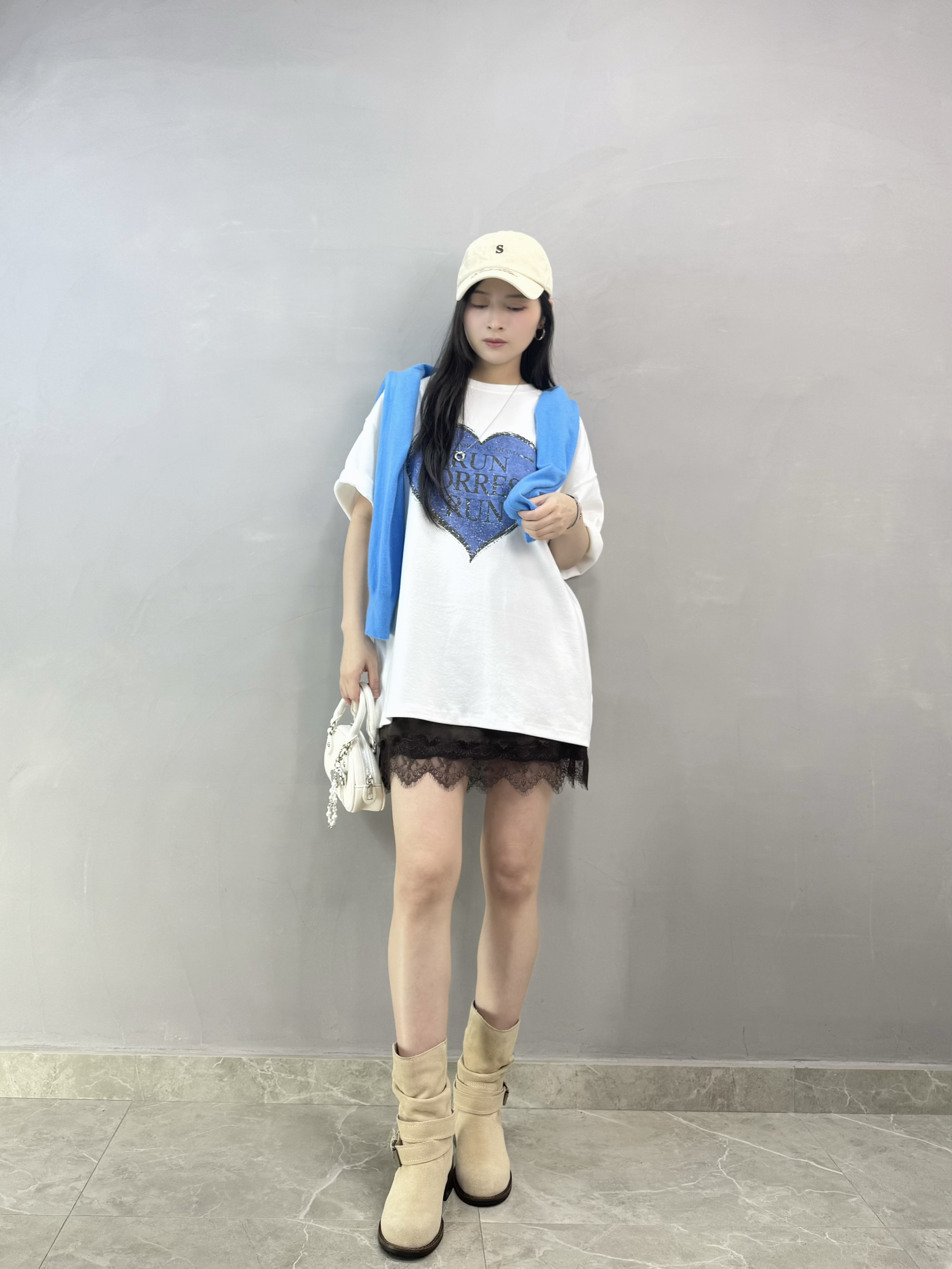 I01 磨毛心形Print Tee