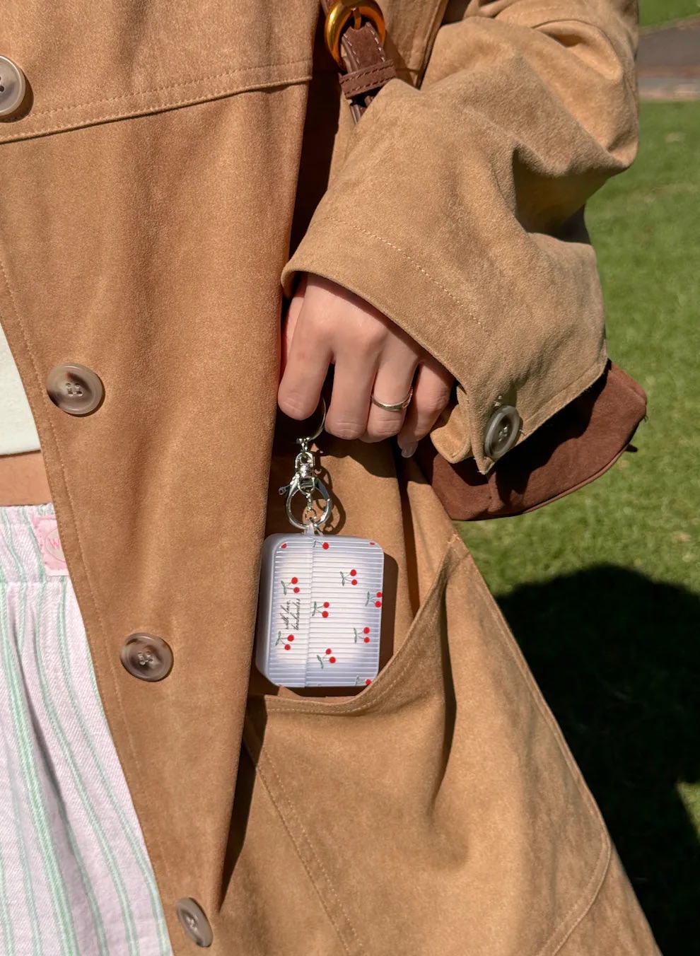 【Cherries in blue stripe】磨砂半透明方盒AirPods Case