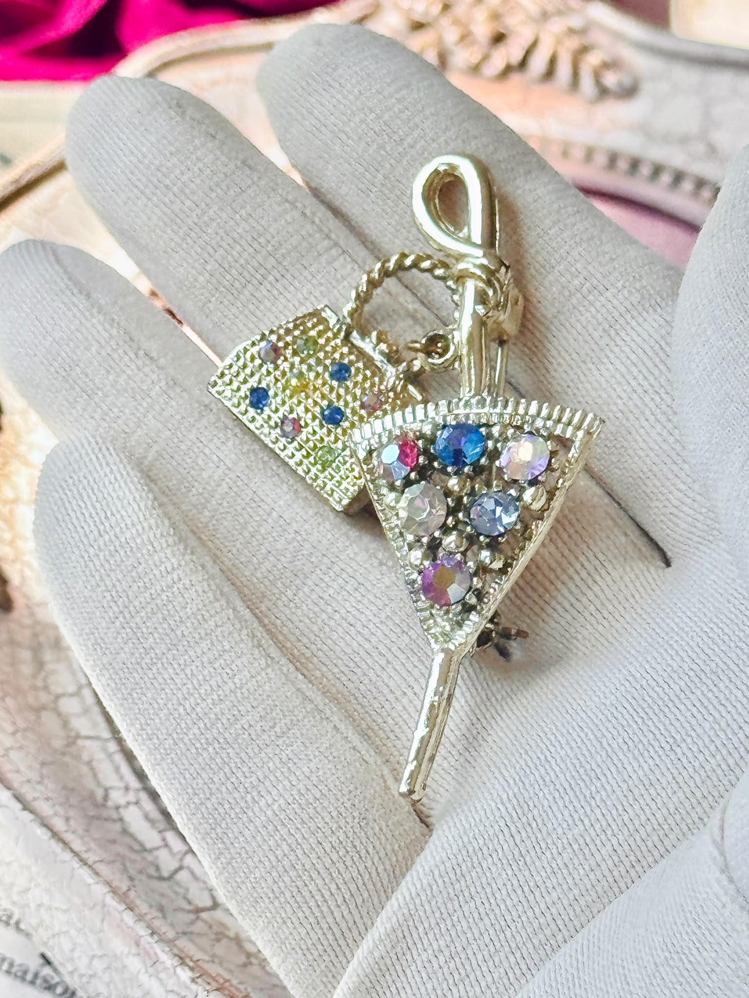 "A present from St. Yarmouth" Bejeweled Umbrealla with Handbag Brooch in Original Box(NZ114)