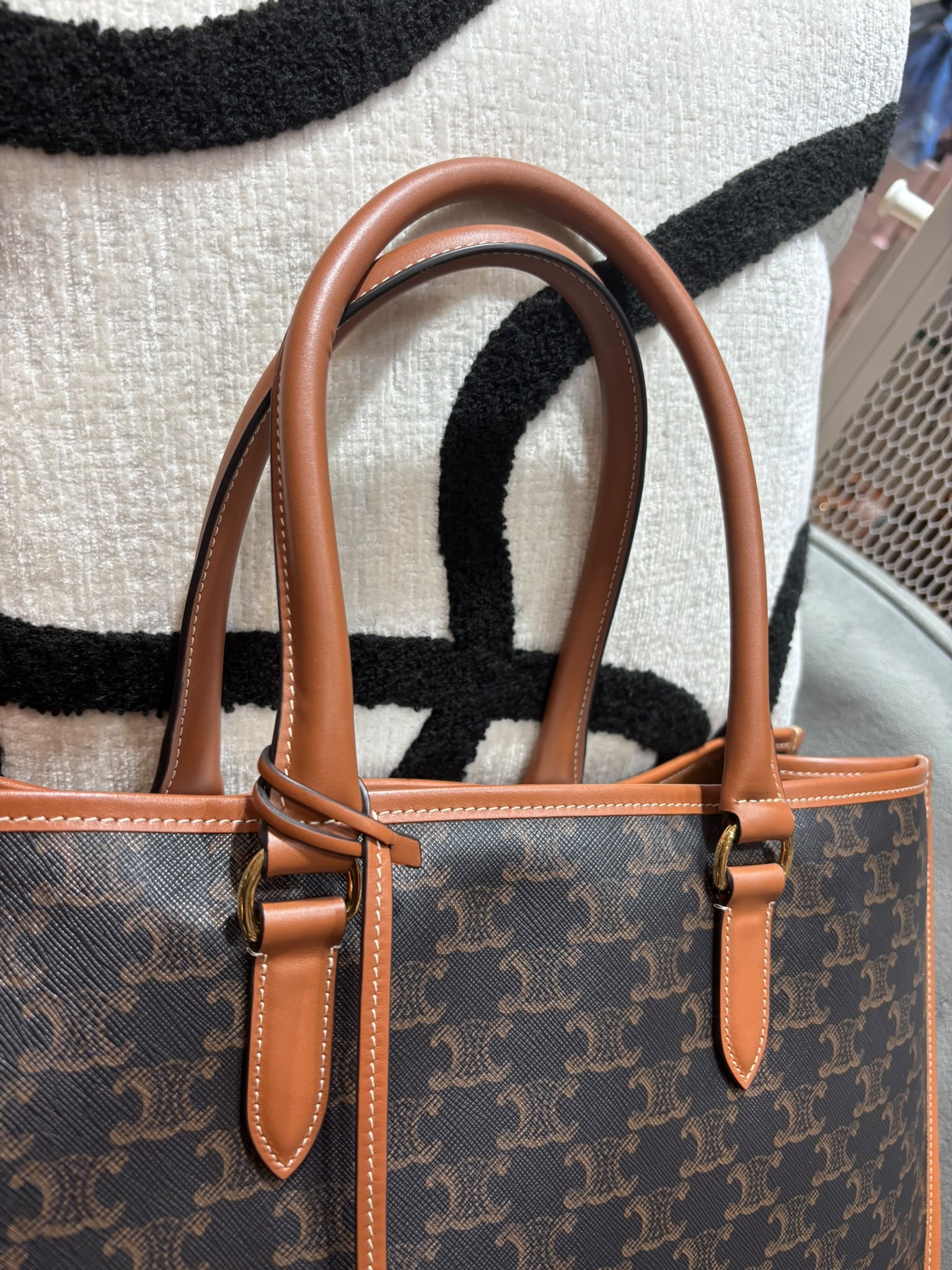 Celine Horizontal Cabas Tan tote bag 100%Authentic, 95%New ✅Dust bag