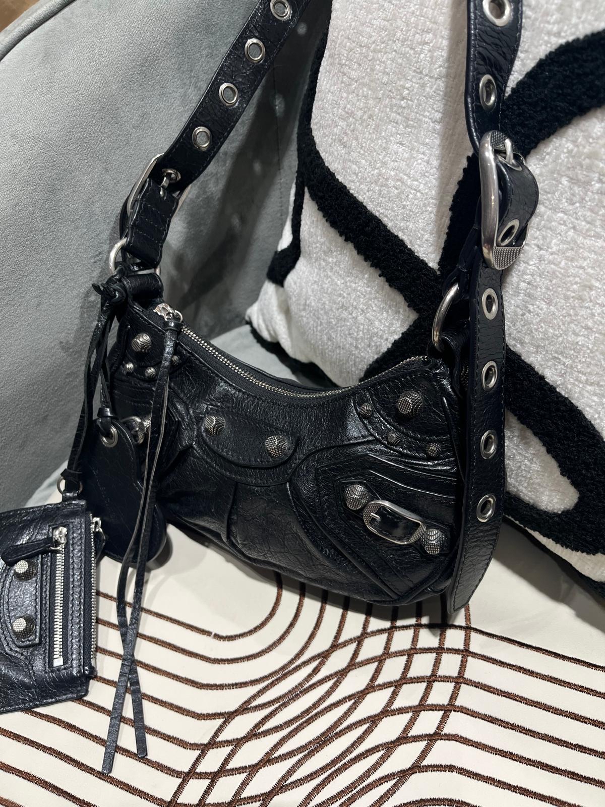 BALENCIAGA Le Cagole XS Shoulder Bag 黑色牛皮671309 100%Authentic, 95%New ✅Mirror✅ pouch✅dust bag  