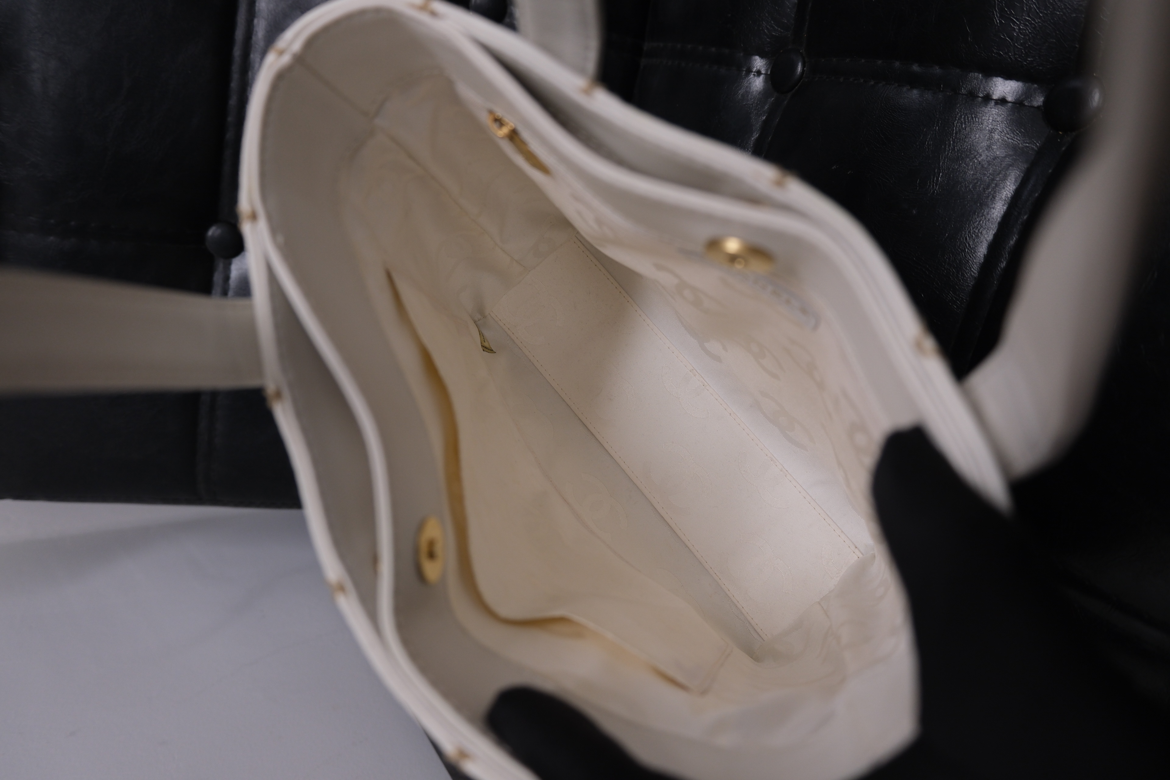 Chanel Wild Stitch Lambskin Tote bag White Gold 