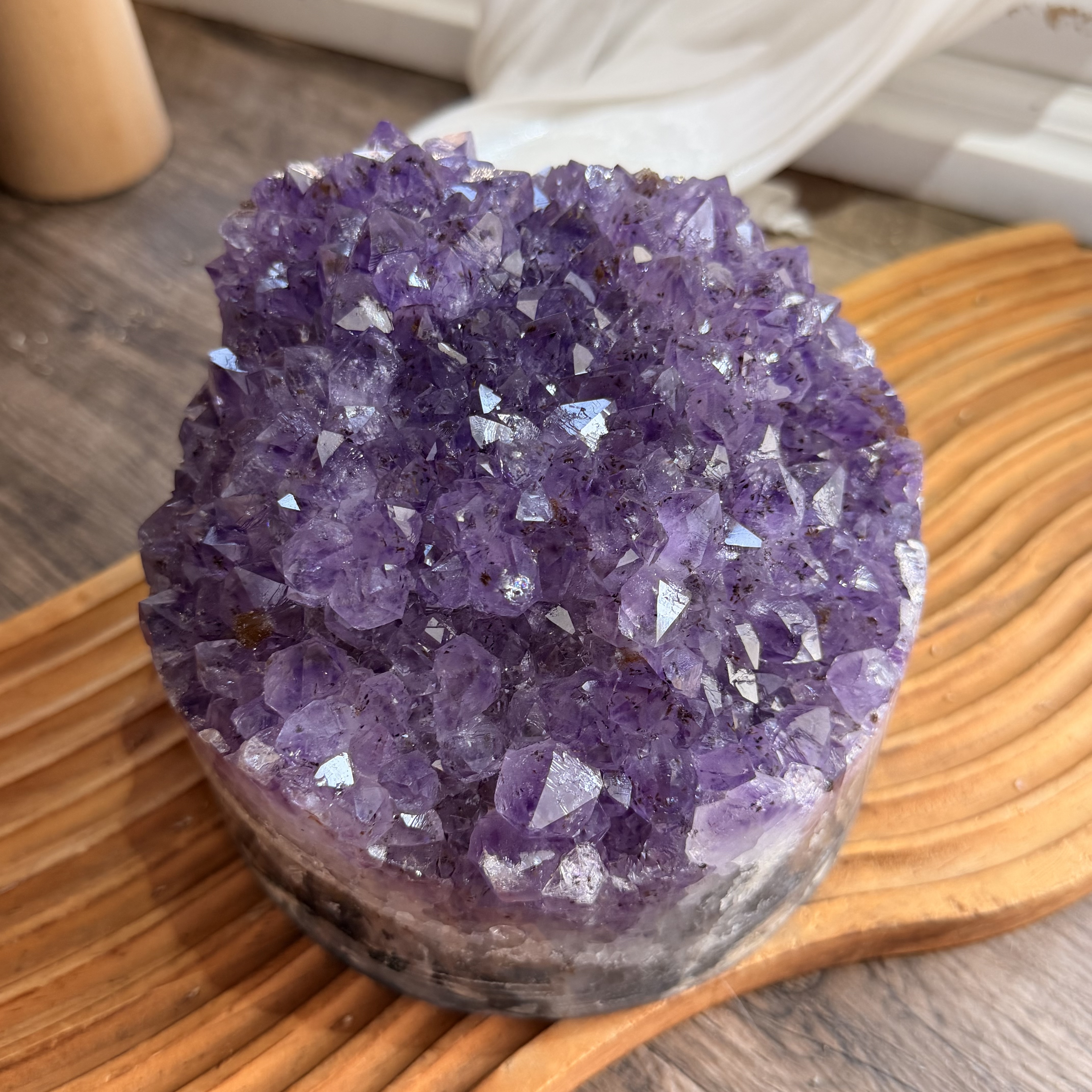 原皮紫鈦晶共生黃色方解石擺件（包底座）