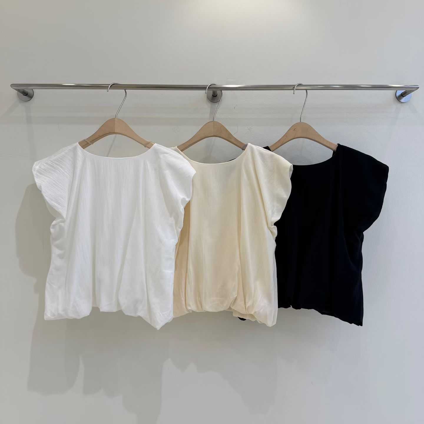 CT17 U領抓皺設計感無袖上衣