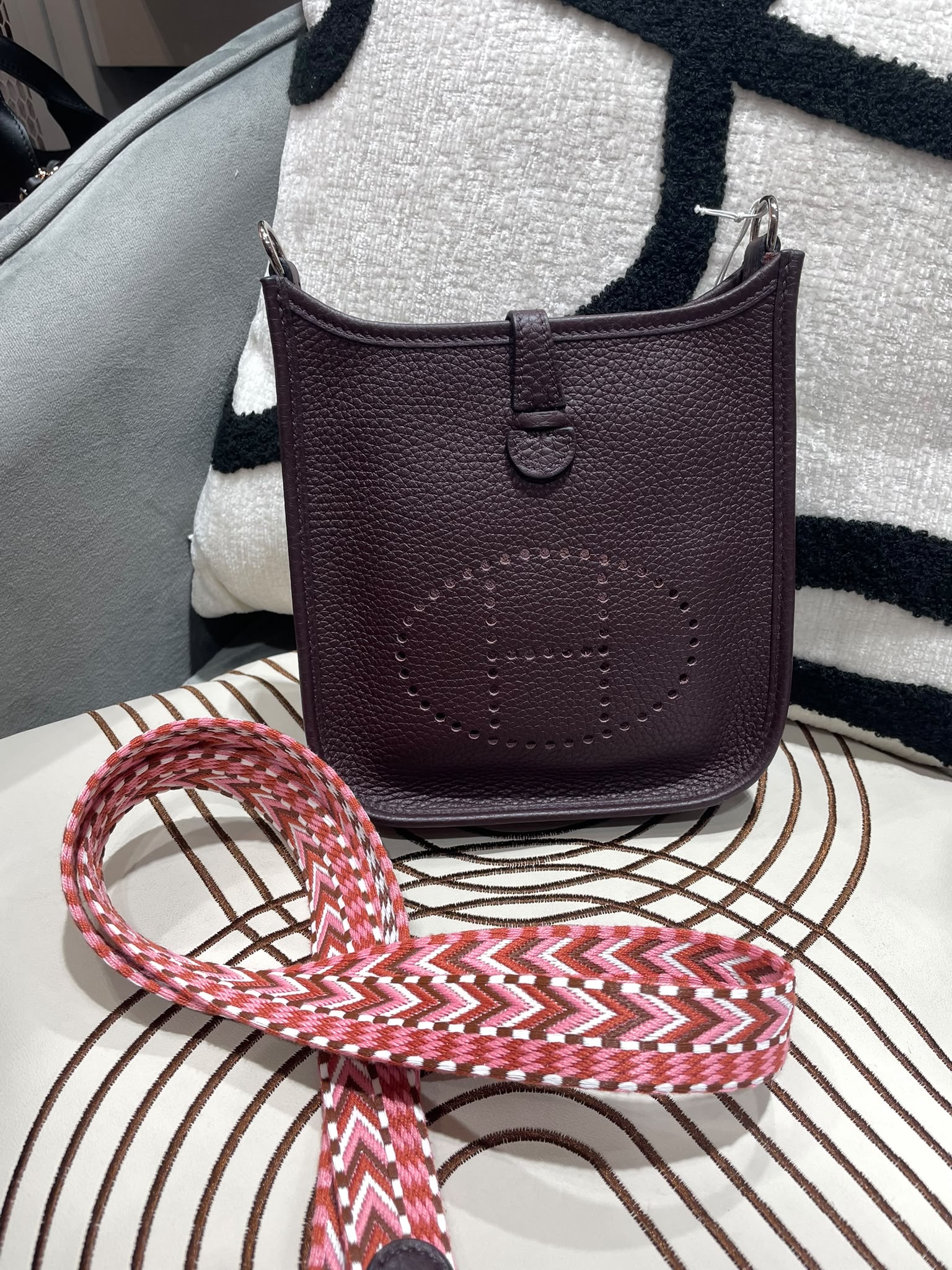 Hermes Mini Evelyne Stamp U 馬鞍紅編織帶 100%Authentic, 98%New ✅收據副本✅Dust bag 