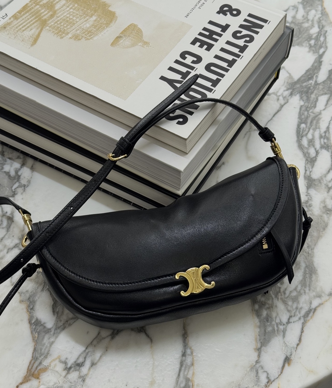 訂貨📮 Celine 新款 halfmoon softbag 小羊皮手感 容量大 Size 25x13x5cm