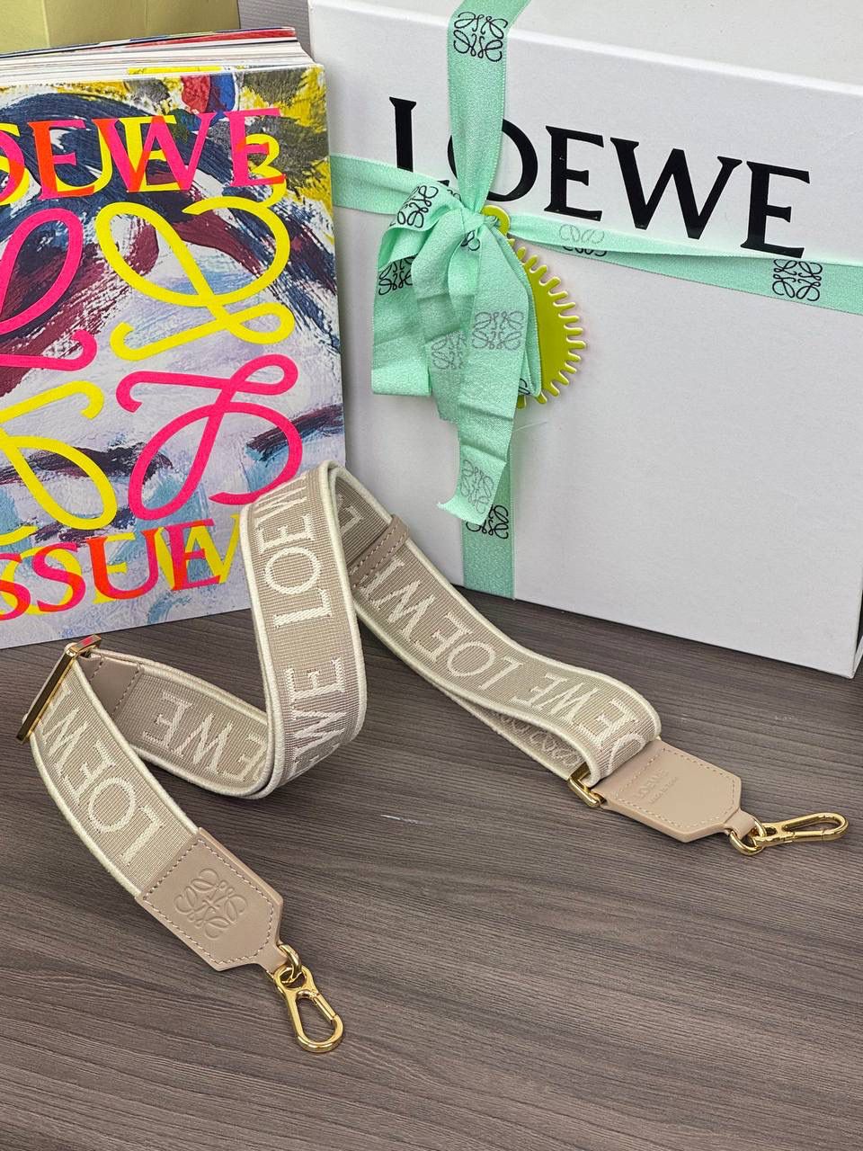 𝐀𝐧𝐚𝐠𝐫𝐚𝐦 刺绣肩带「沙色」 👈 全新升级上线♻️ 尺寸:𝟗𝟗-𝟒𝐜𝐦（长度可调节） 编码：182323