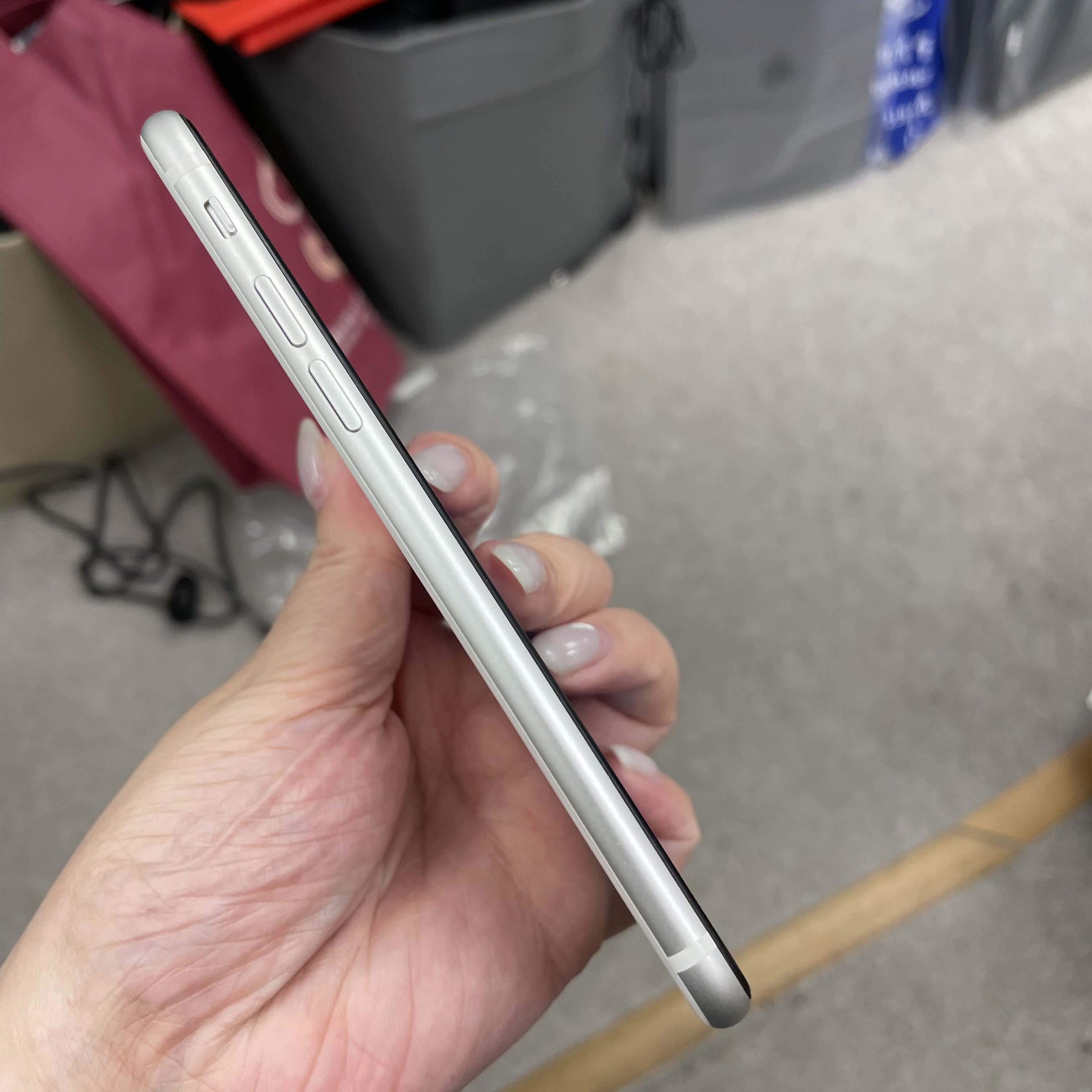 *6634 SE2 勁靚機 64GB 電72 白色 white