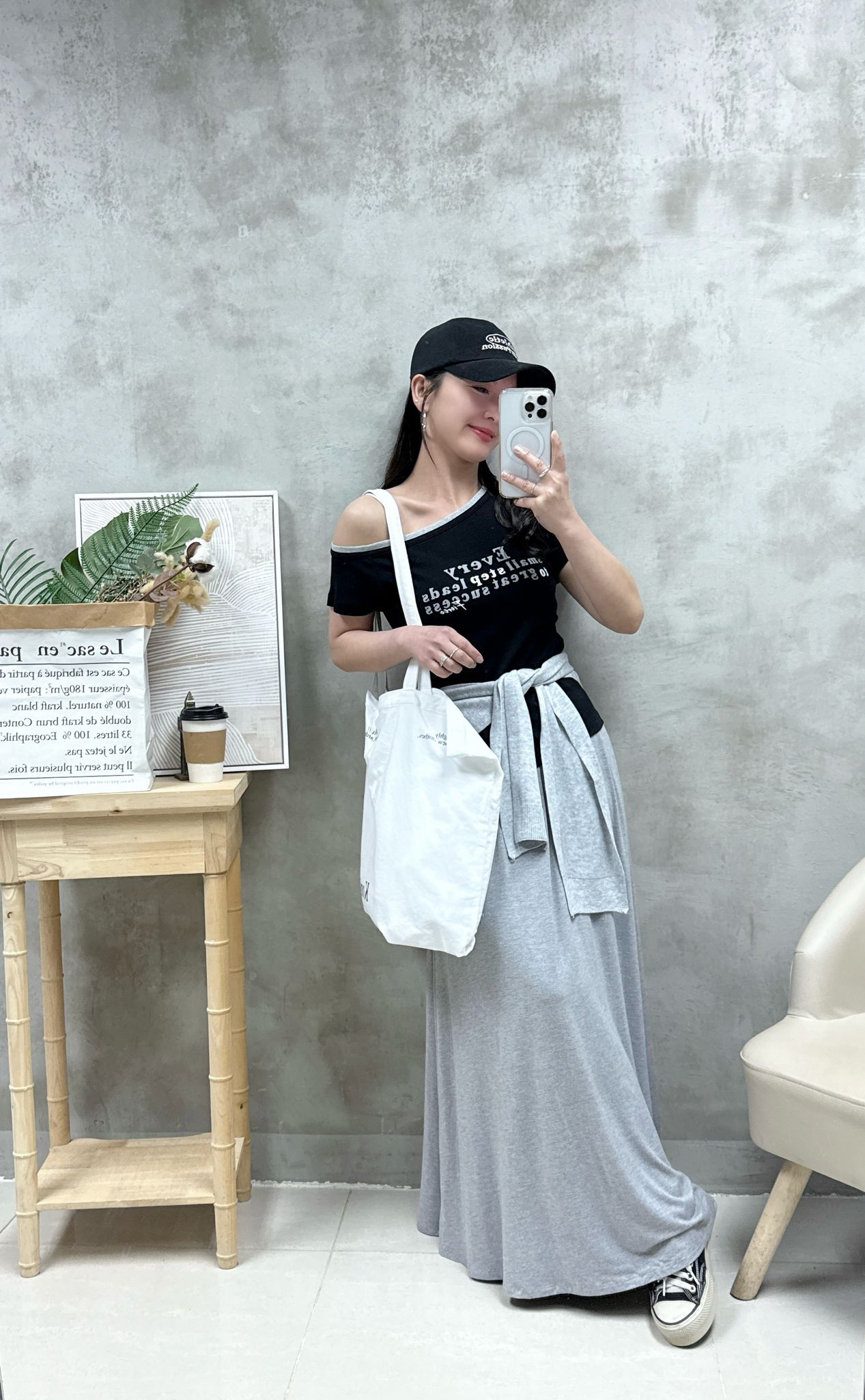 B05 拼色領斜腳英文字Top