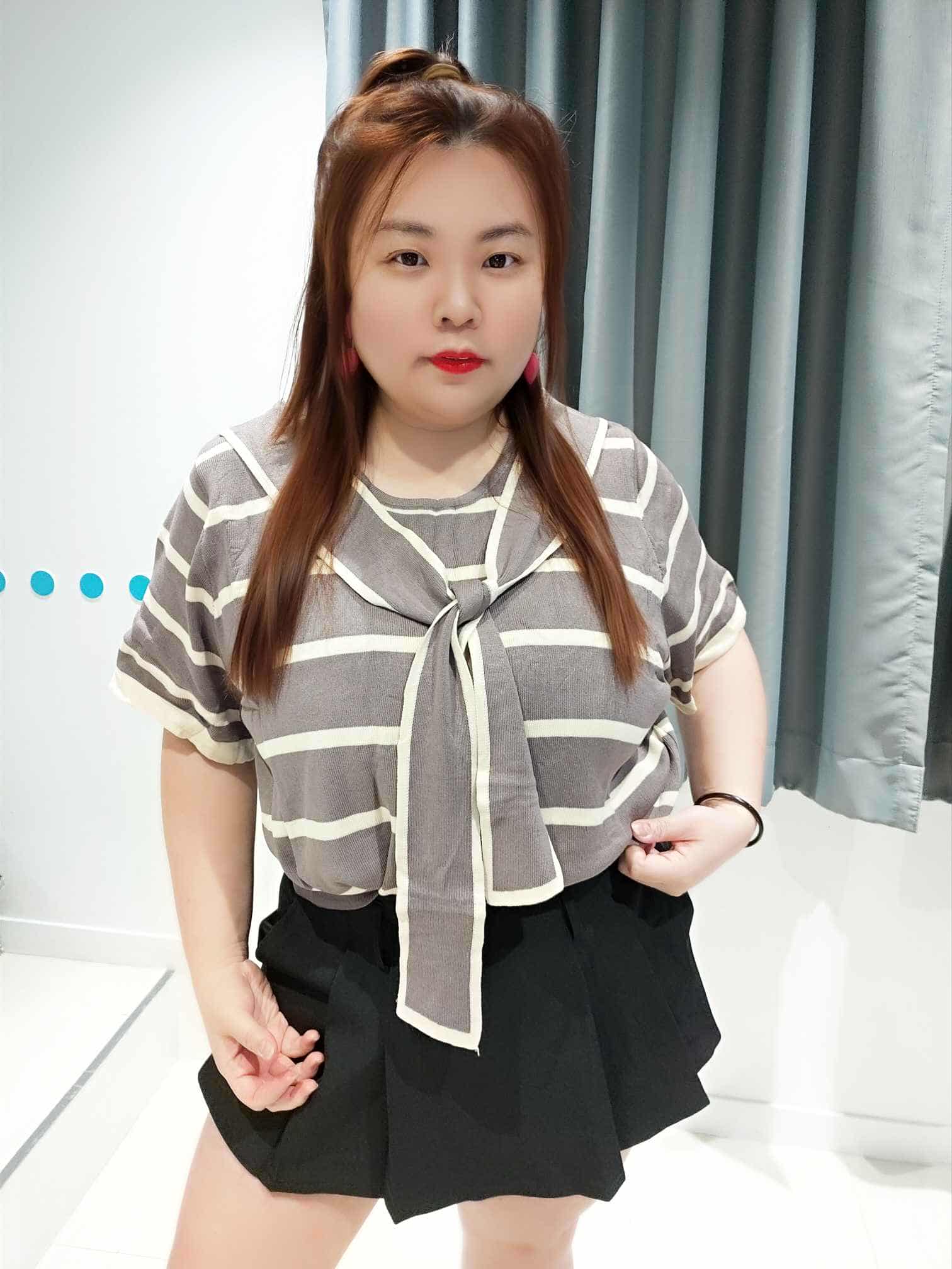 ENC10 DSA10 可绑带线条设计针织上衣