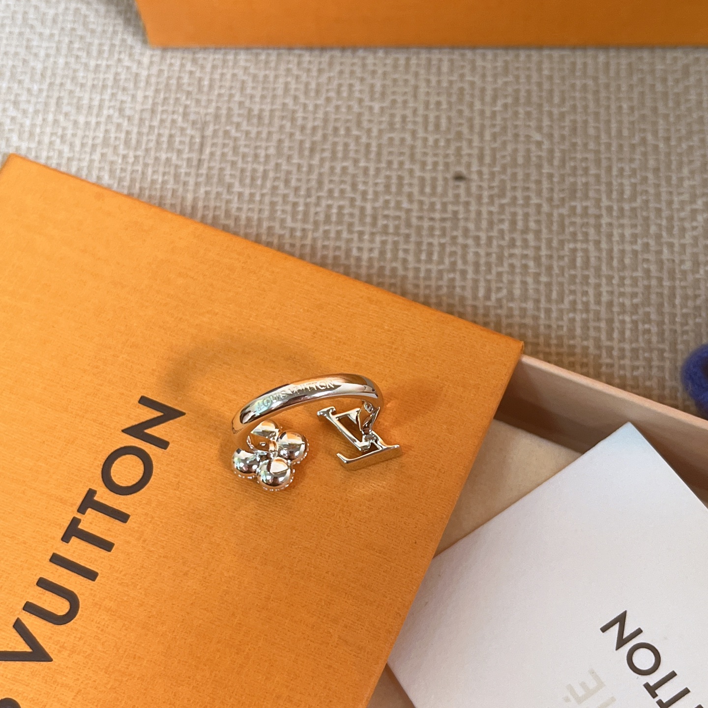 【原單】LV Louisette 簽名款水鑽戒指/手鍊 連禮盒