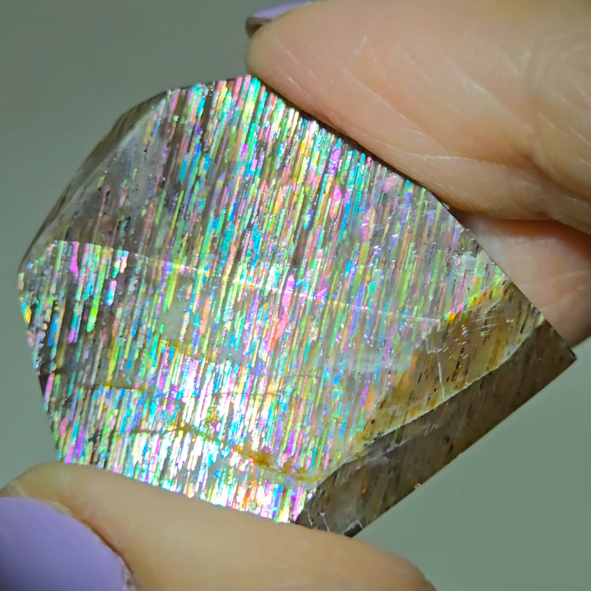 Rainbow meteor shower sunstone - SM75