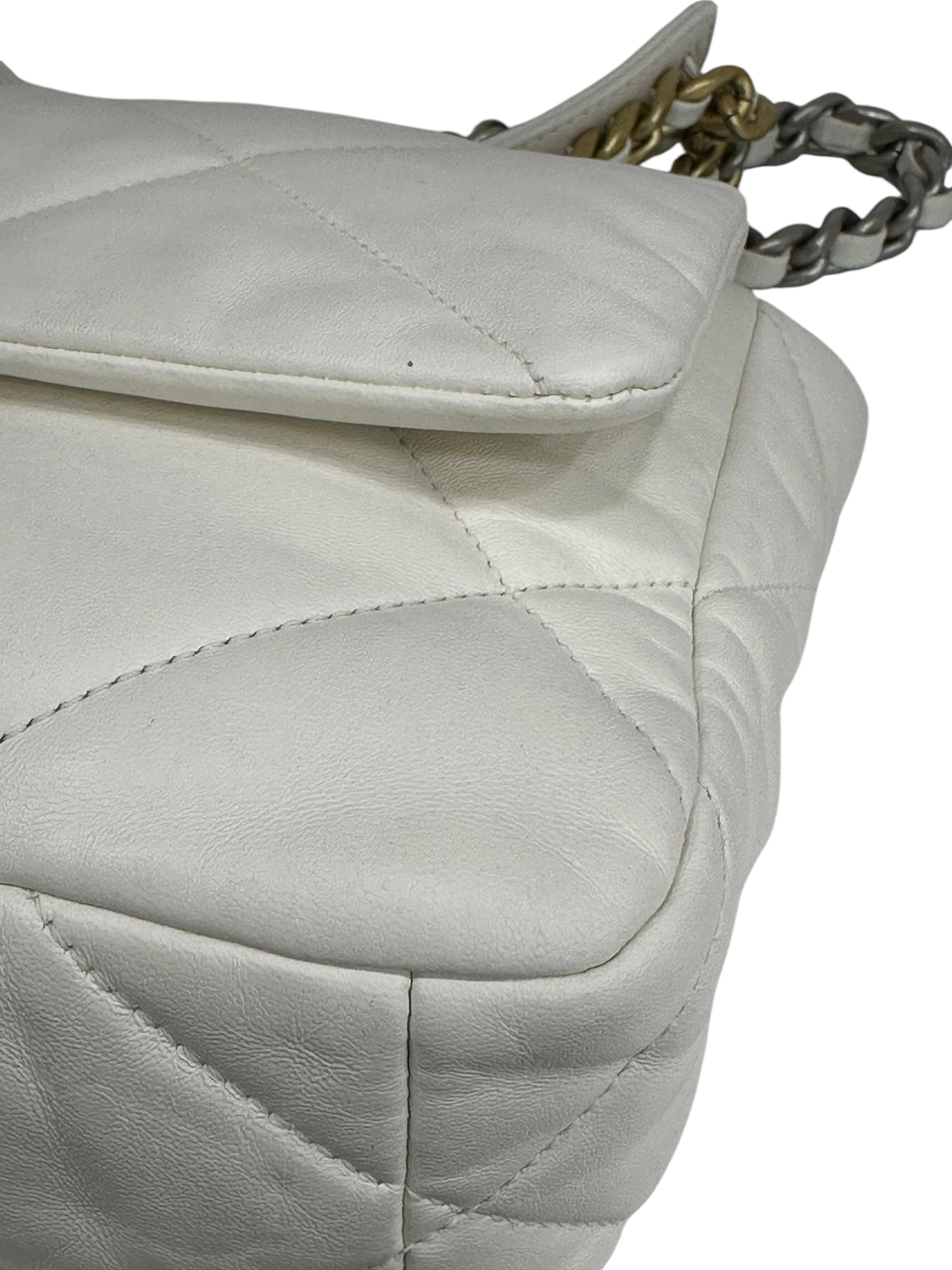 Pre-Owned CHANEL 19 Flap Bag / Product Code: 072103
