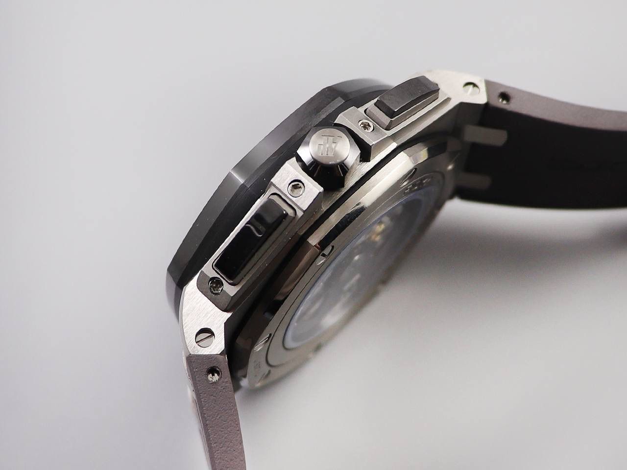 AP26400 v2版 陶瓷壳材质 44毫米直径 搭载复刻原版CaL．3126机芯 陶瓷圈口 市面上最顶级版本的超级复刻🔥