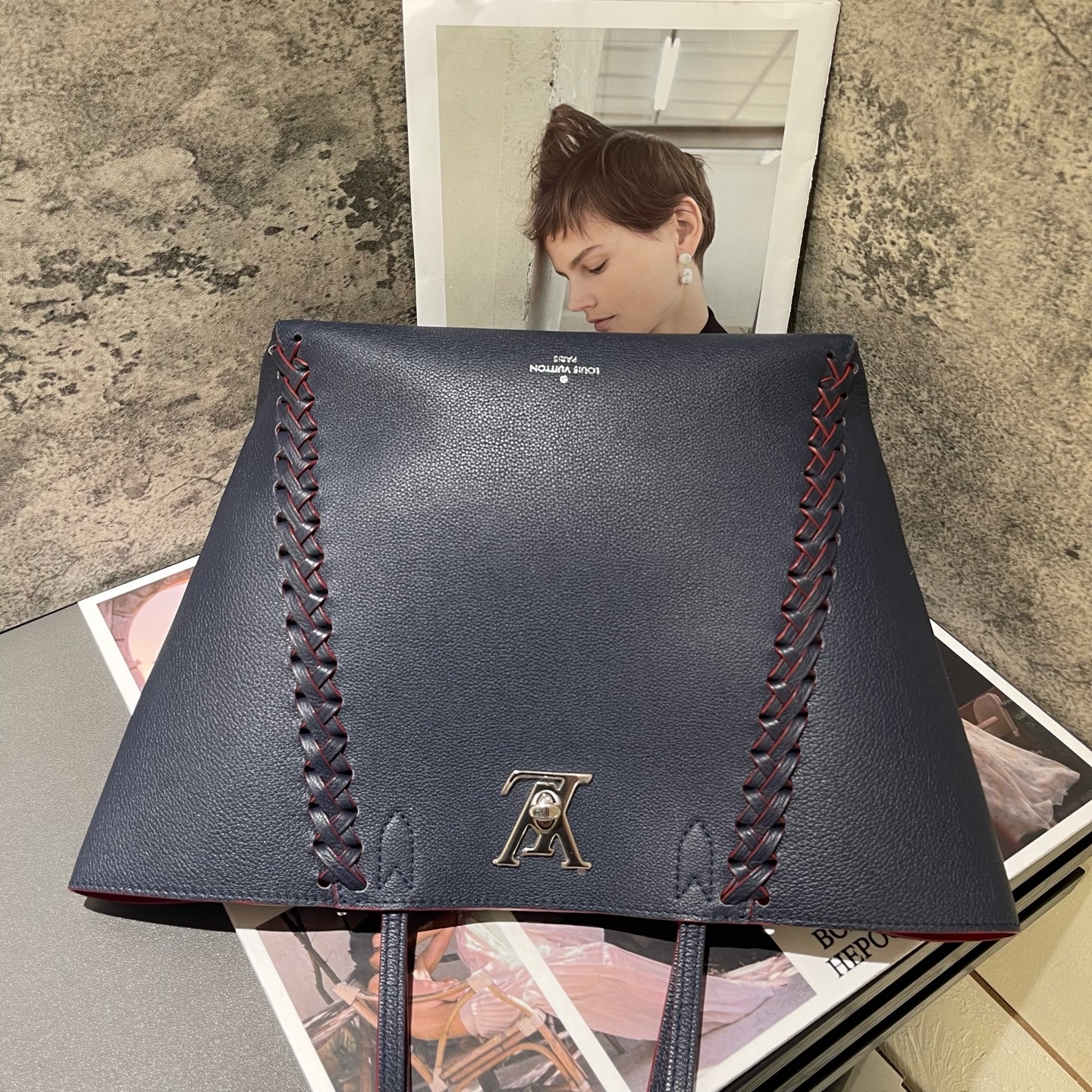 【預訂貨品】LV 限量編織深藍色全皮 Lockme tote 