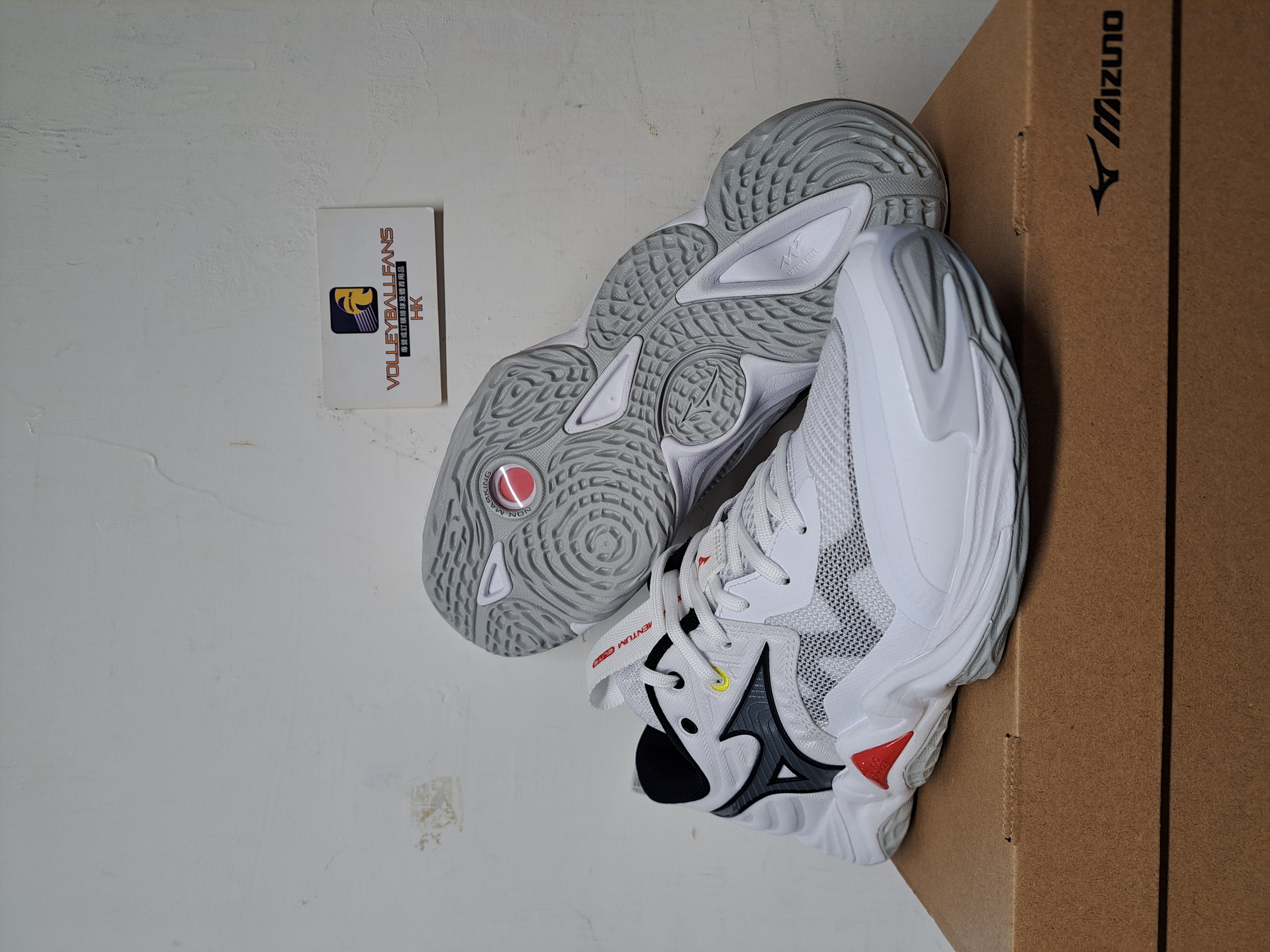 Mizuno Wave Momentum Elite 排球鞋
