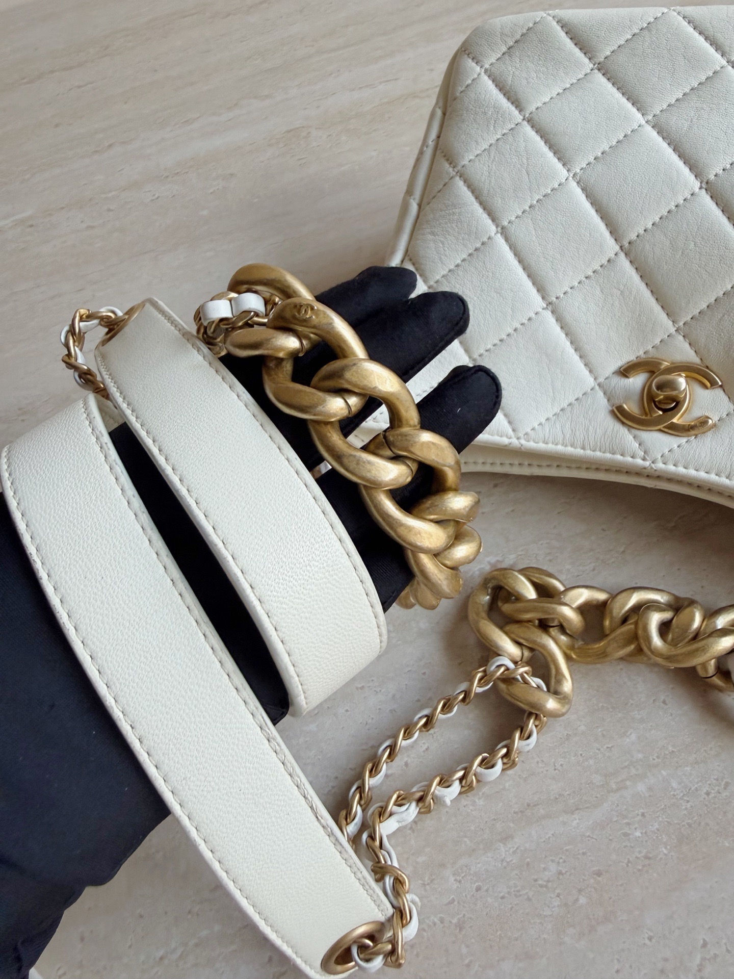 【預訂貨品】Chanel 22p 白色 Hobo⭐️ 芯片款