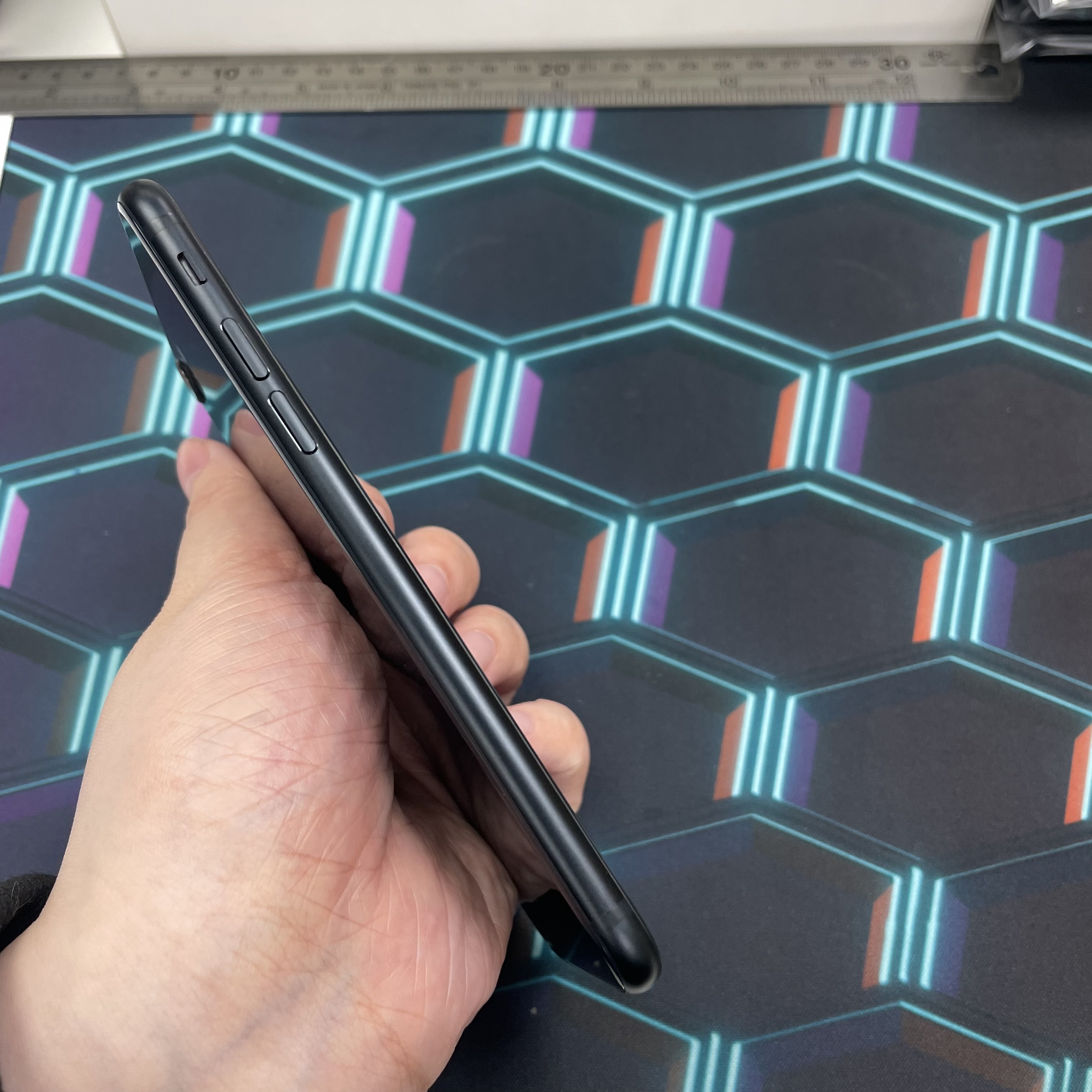 *5911 SE3 完美機 128GB 電100 黑色 black