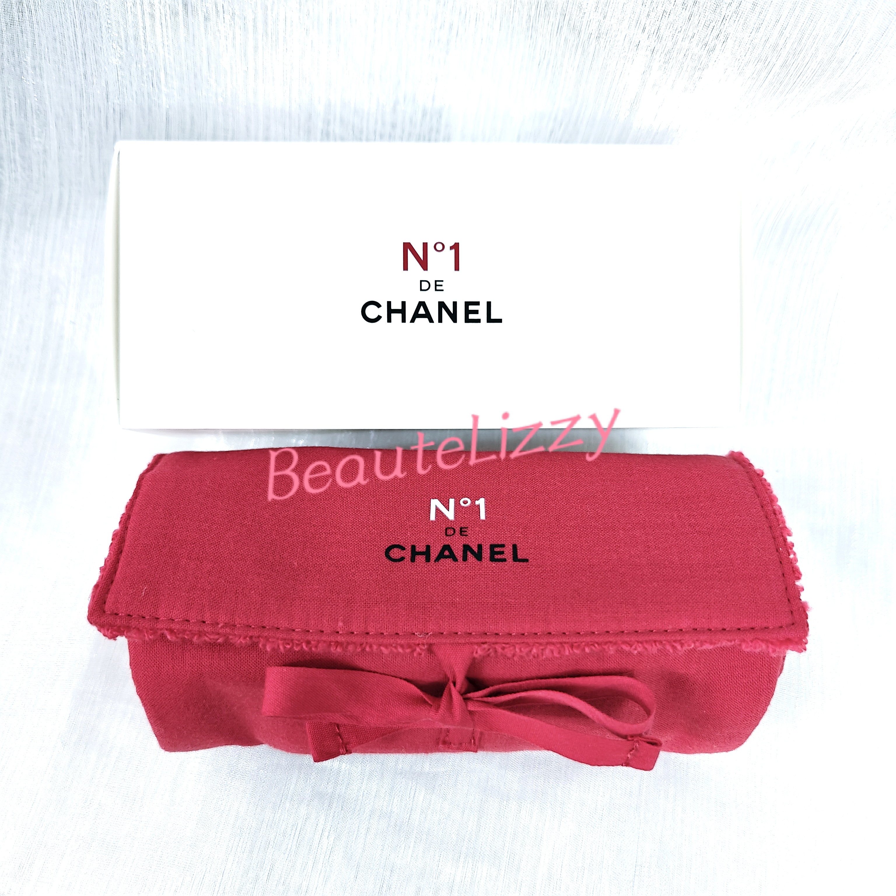 Chanel 紅色化妝收納包 綁繩 有紙盒