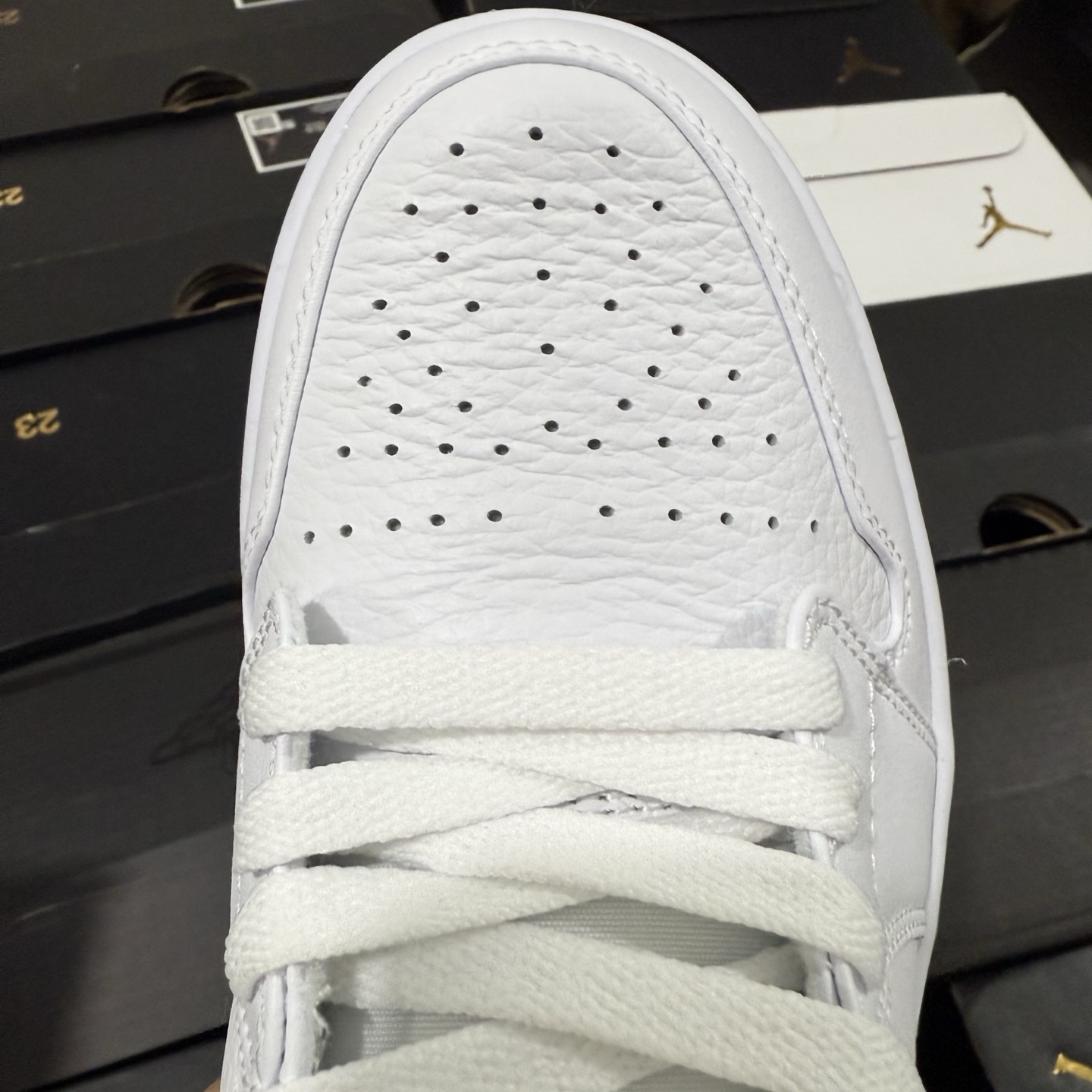 Nike Air Jordan 1 Low "Triple White" 553558-111