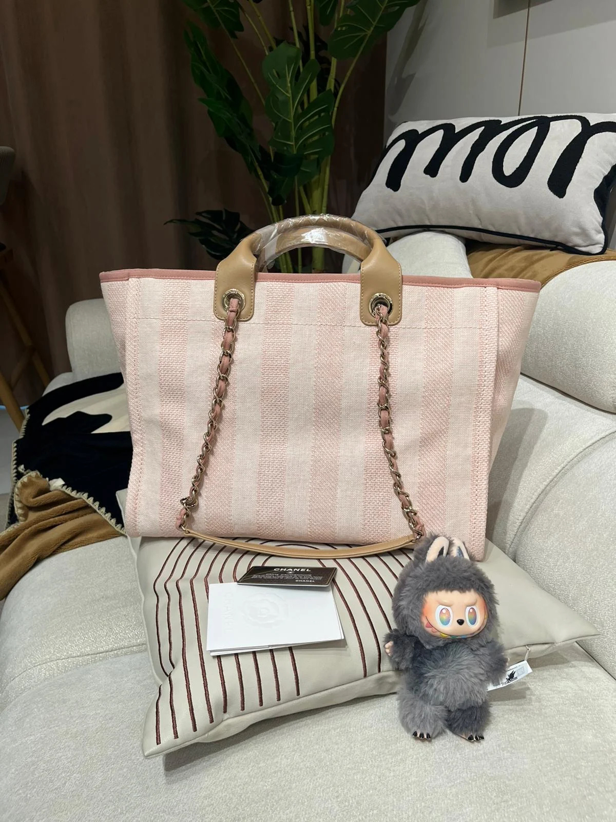 Chanel deauville tote bag with handle 100%Authentic,98%new ✅專門店收據✅29 card✅dust bag