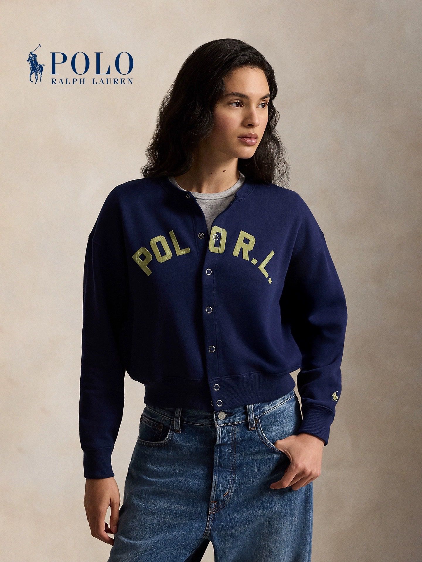 $210件。RL字母印花圓領按扣開襟衛衣~