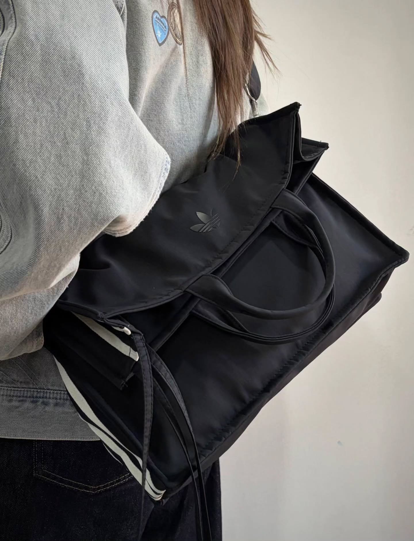 🖤三叶草 邮差包 🇭🇰