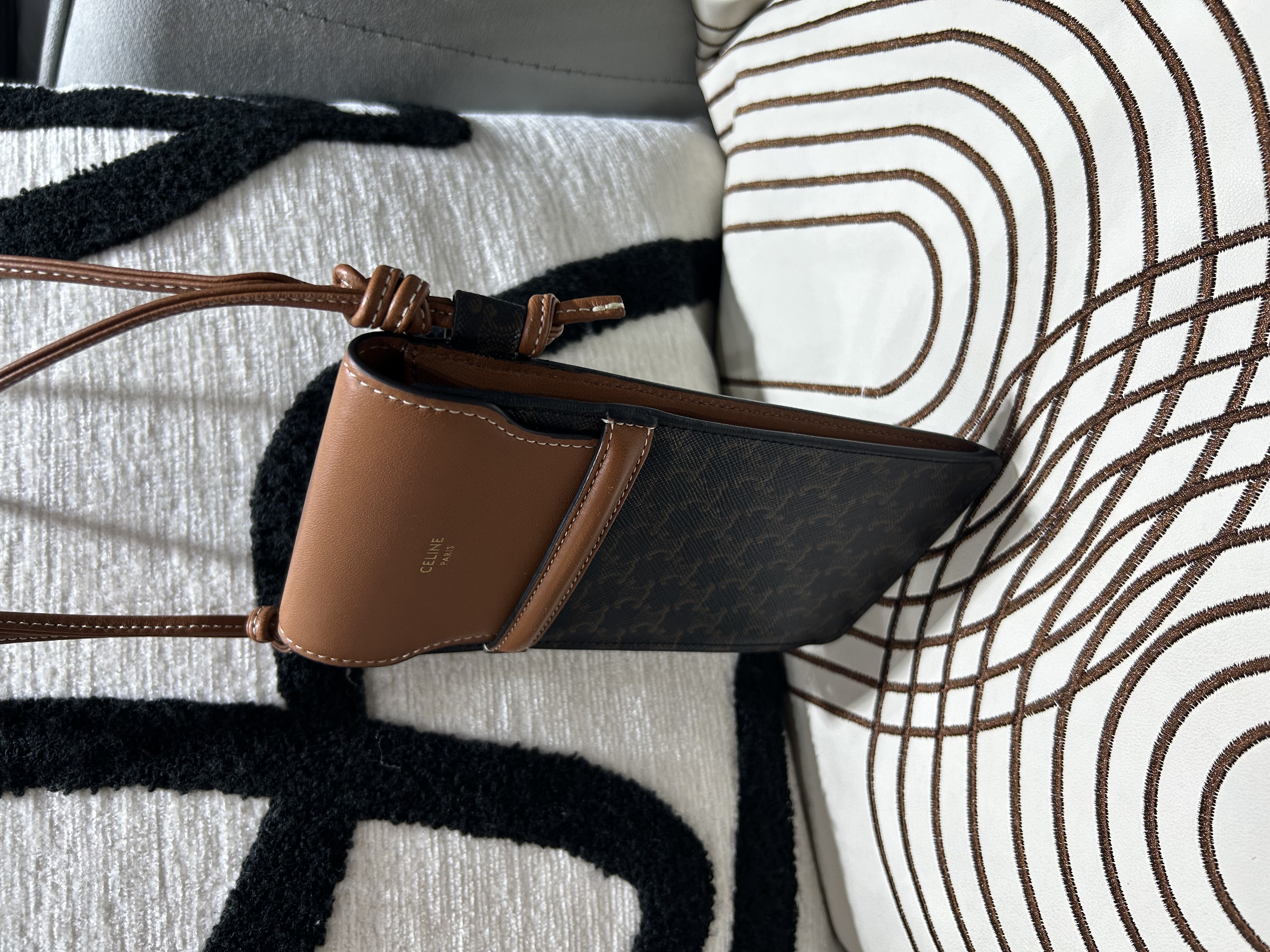 Celine triomphe Phone Crossbody Bag 100%Authentic, 95%new 