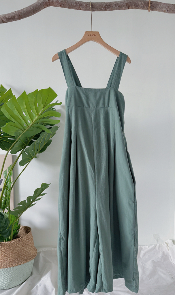 日系阔腿松弛感连身裤