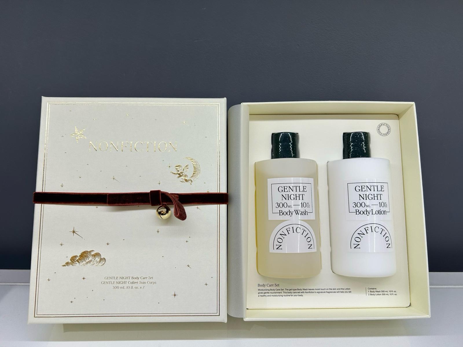 韓國NONFICTION 洗護沐浴聖誕套🎄 🎁高級治癒感爆棚、送人自用都超好 【GENTLE NIGHT300ml+300ml】 香調由麂皮、白茶、無花果 苔蘚、雪松、麝香等成分組成 溫暖而中性、能甜美、能舒緩