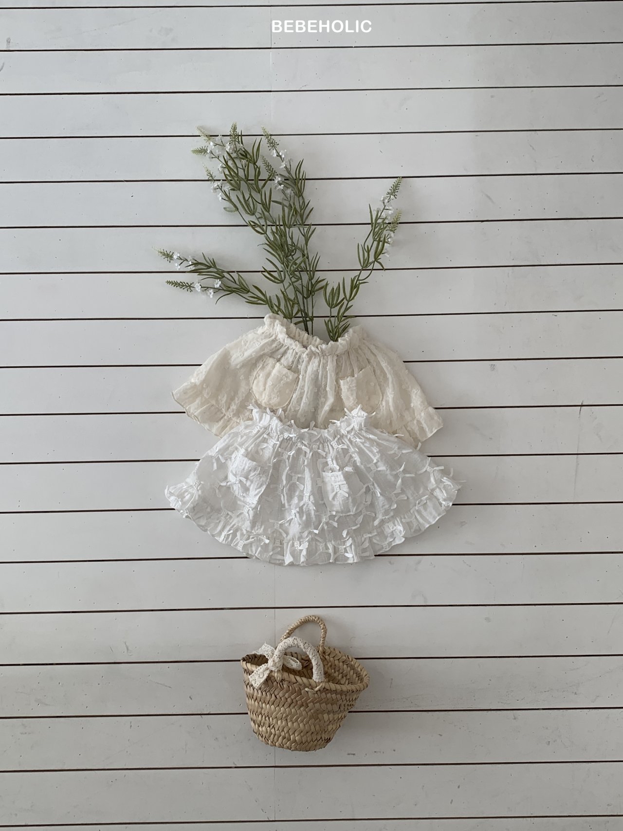 🌸預訂 韓國直送🌸🇰🇷BEBEHOLIC兩色法式絲帶蕾絲半身裙