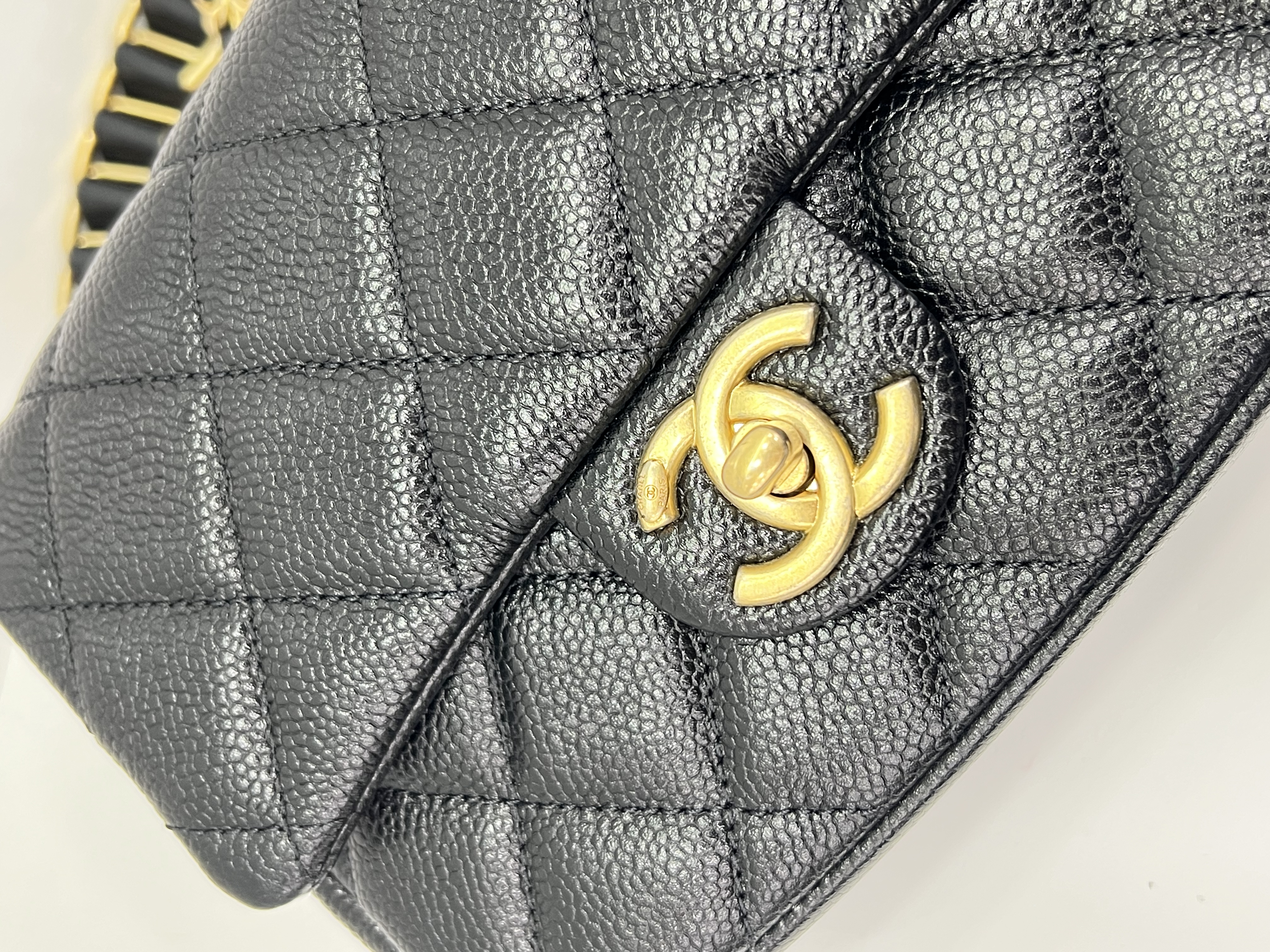 Pre-owned Chanel Coin bag With microchip Product Code: 26032701