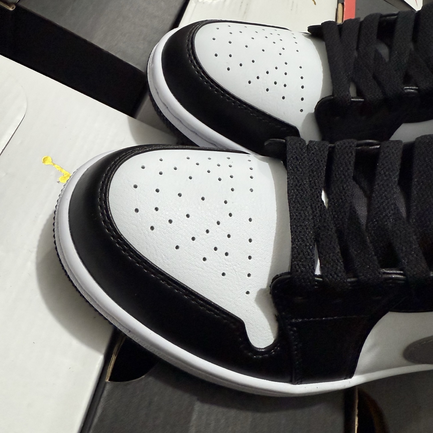 Nike Jordan 1 Low Black Light Smoke Grey Gym Red 553558-040