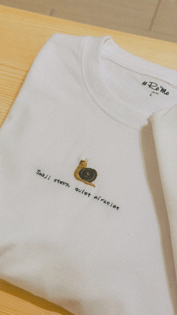 【Re’Me Tiny Embroidery 】森林物语原创 Tee 🐌🍄 （下单后需3-5天时间制作）
