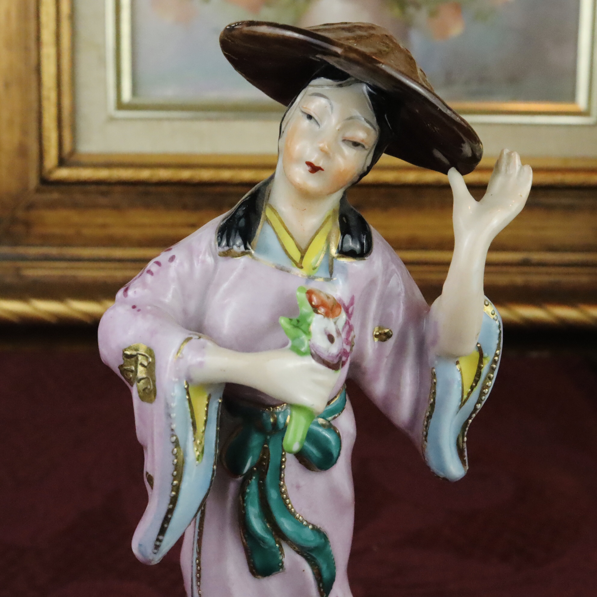 RARE! 1945-1951 Made in Occupied Japan Hand-painted Oriental Lady Wearing Sun Hat Lady Porcelain Doll /Porcelain Figurine (MT1667)