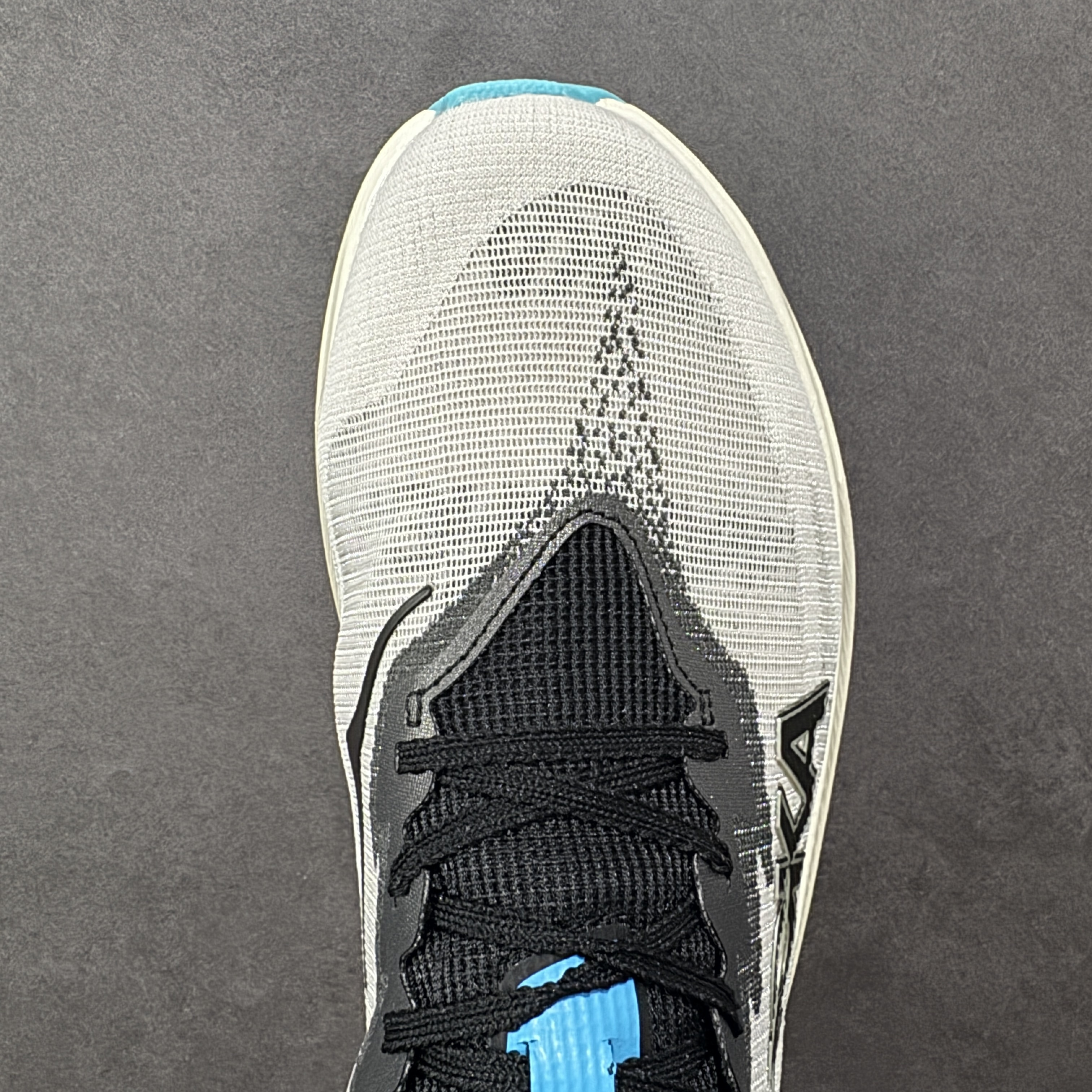 Hoka Rocket X 3