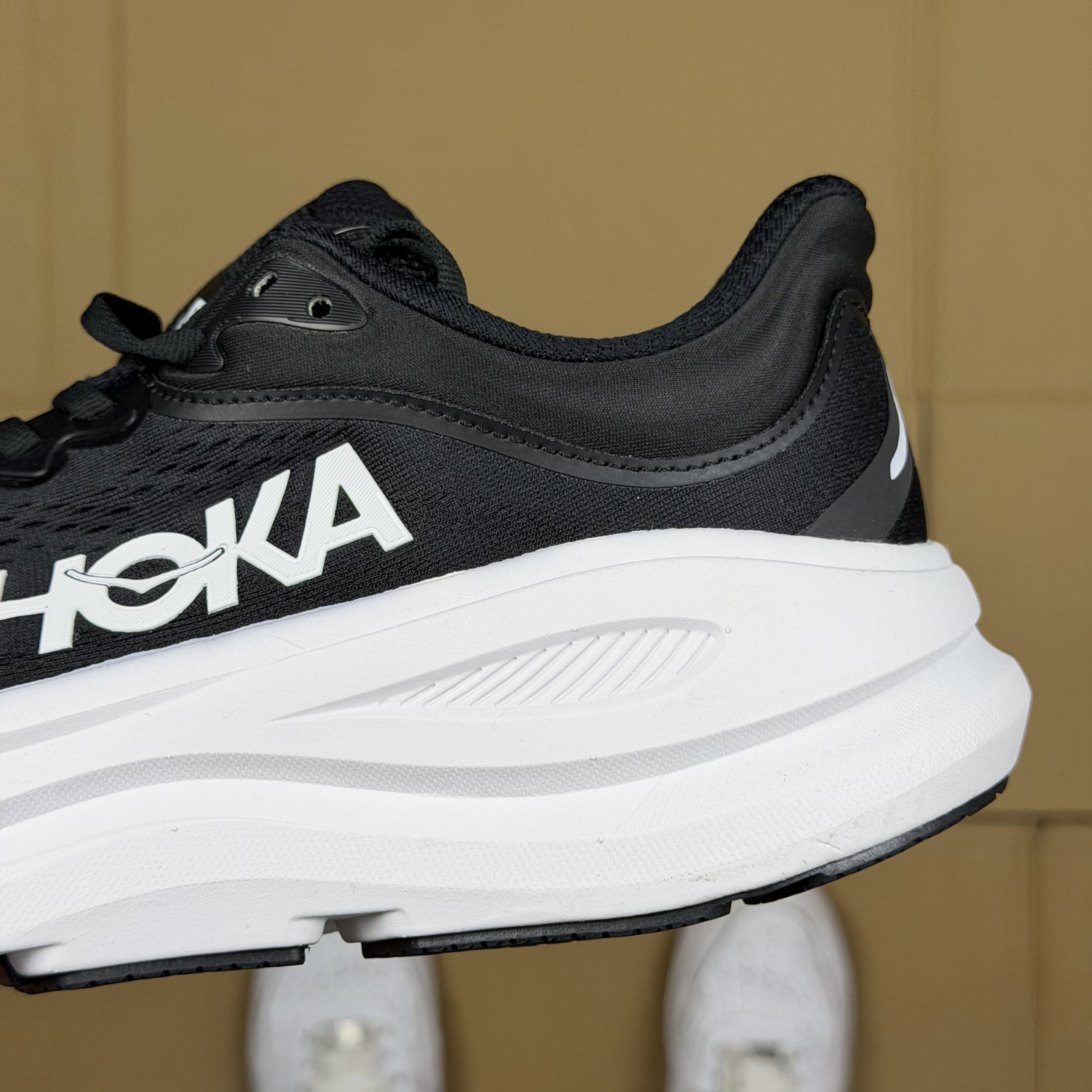 Hoka One One Bondi 9 